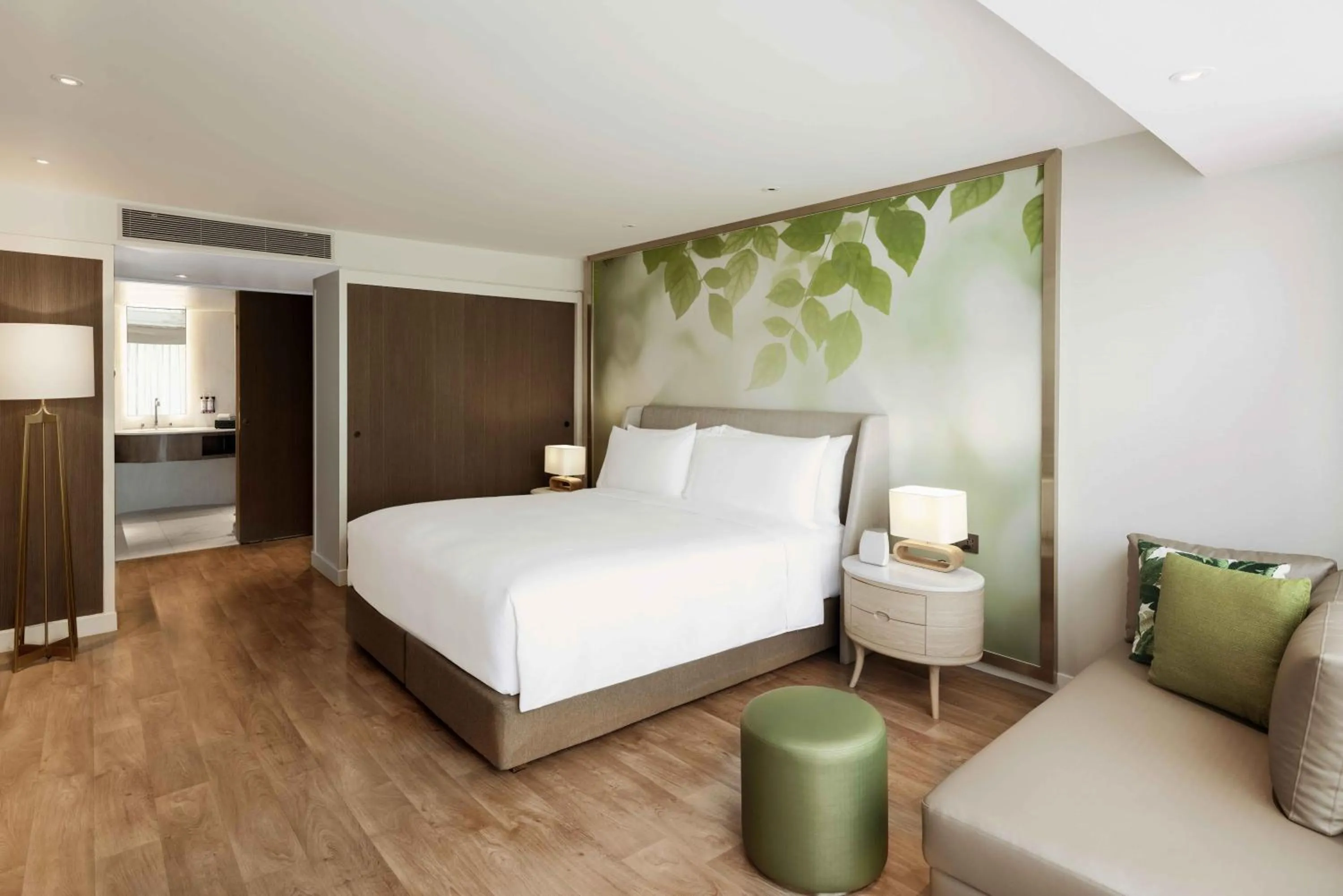 Bed in Mövenpick BDMS Wellness Resort Bangkok