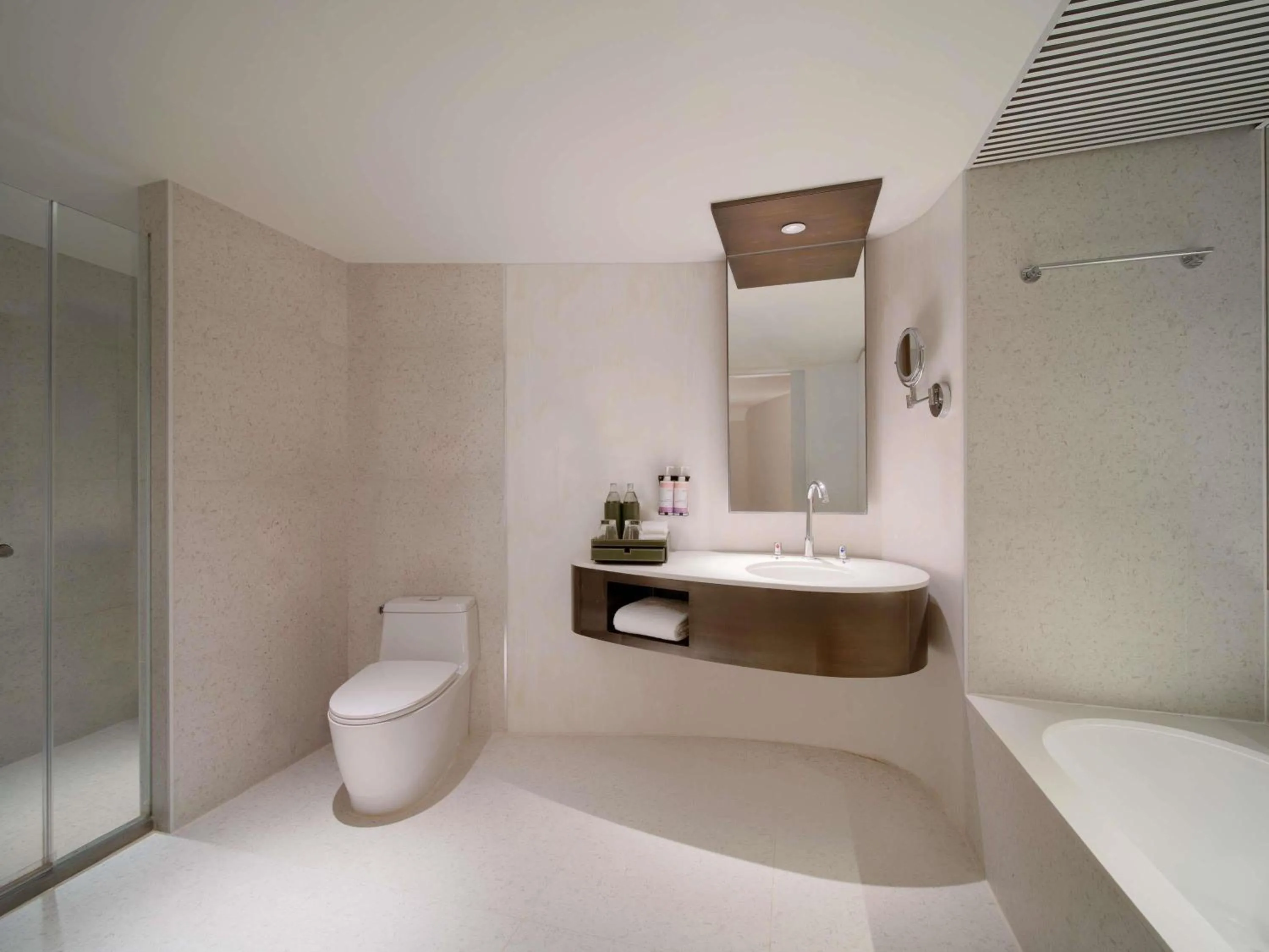 Bedroom in Mövenpick BDMS Wellness Resort Bangkok