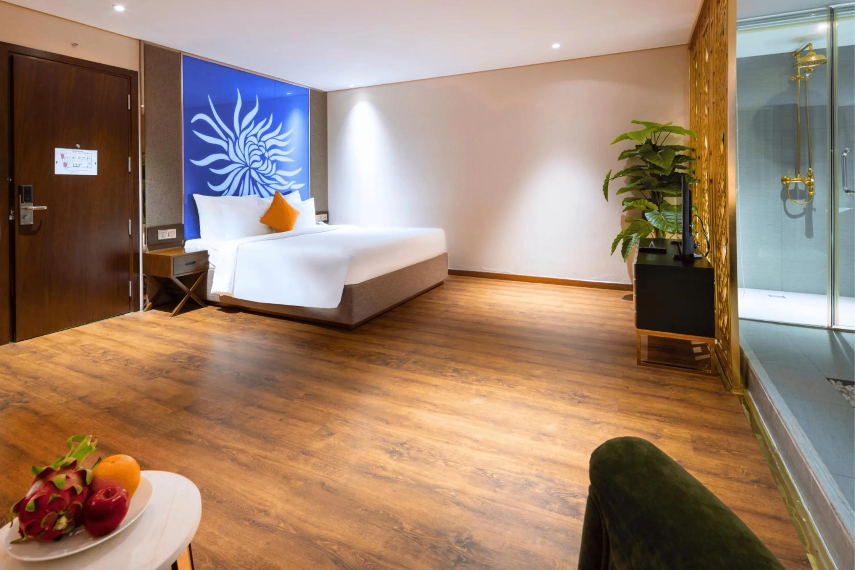 Bedroom, Bed in Winsuites Saigon Hotel