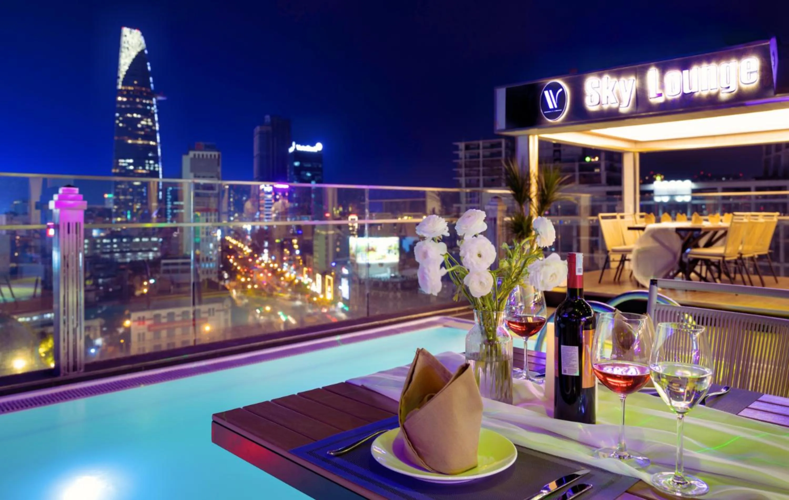 Lounge or bar in Winsuites Saigon Hotel