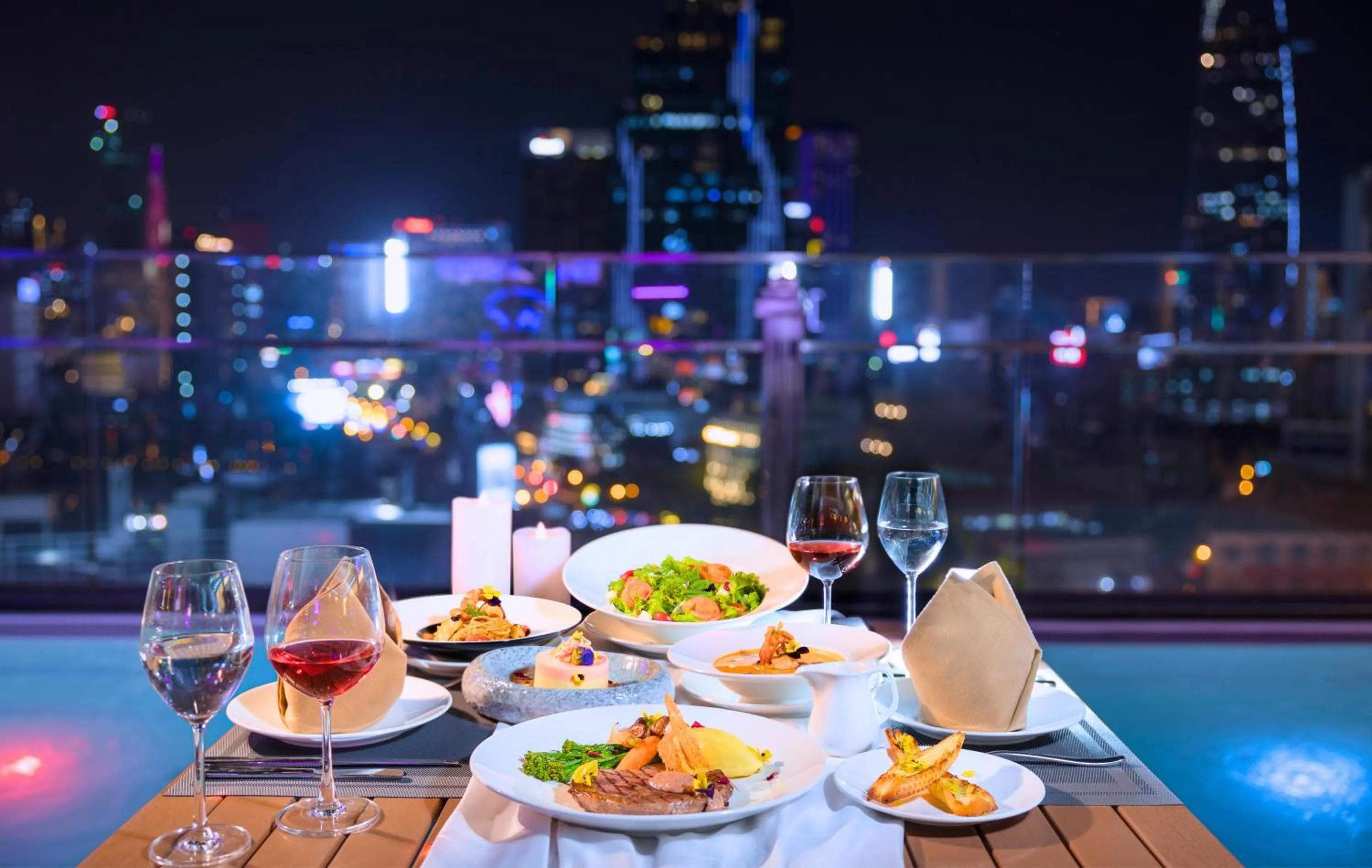 Lounge or bar in Winsuites Saigon Hotel