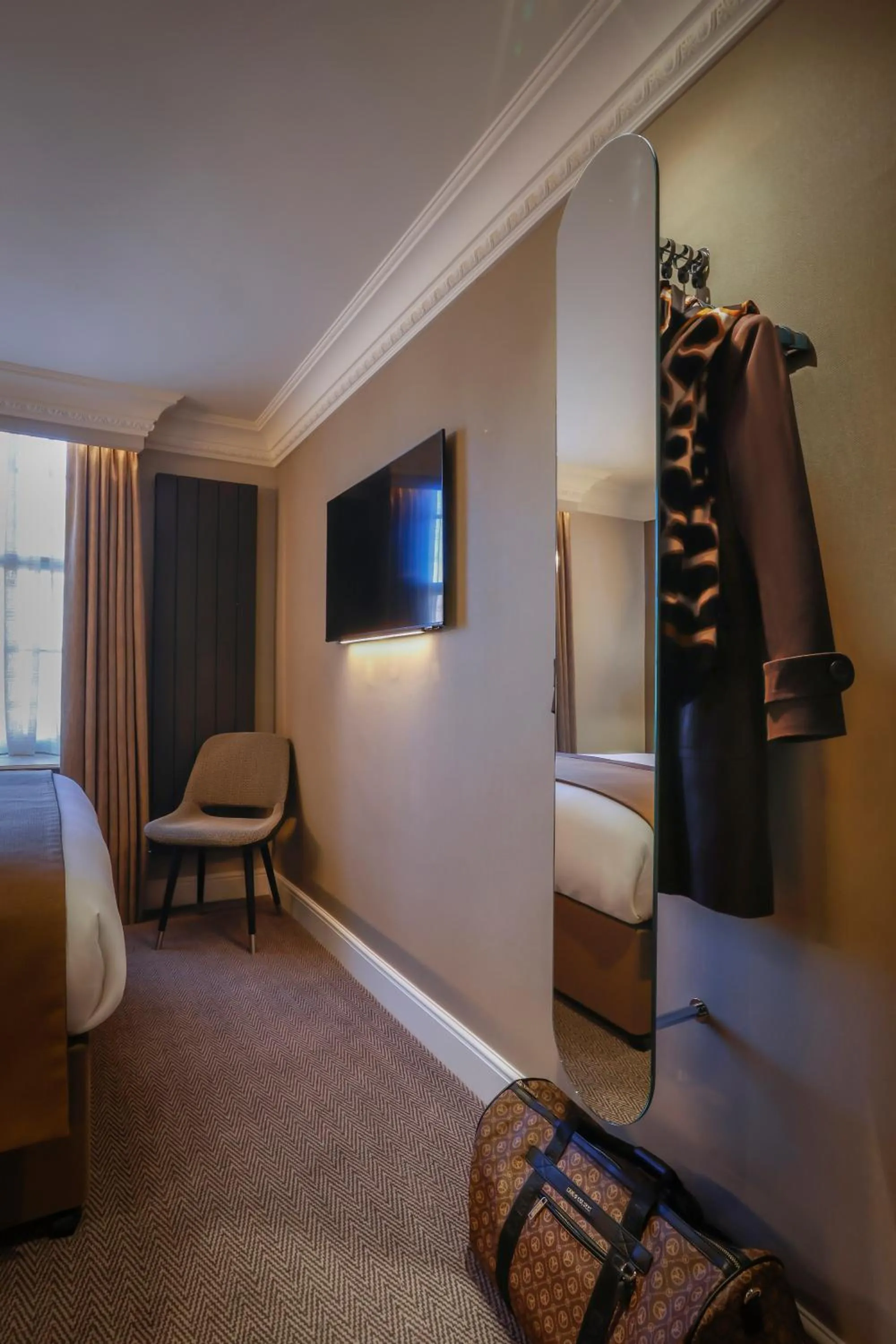Bedroom, Bed in Belvedere Hotel, Dublin City Centre