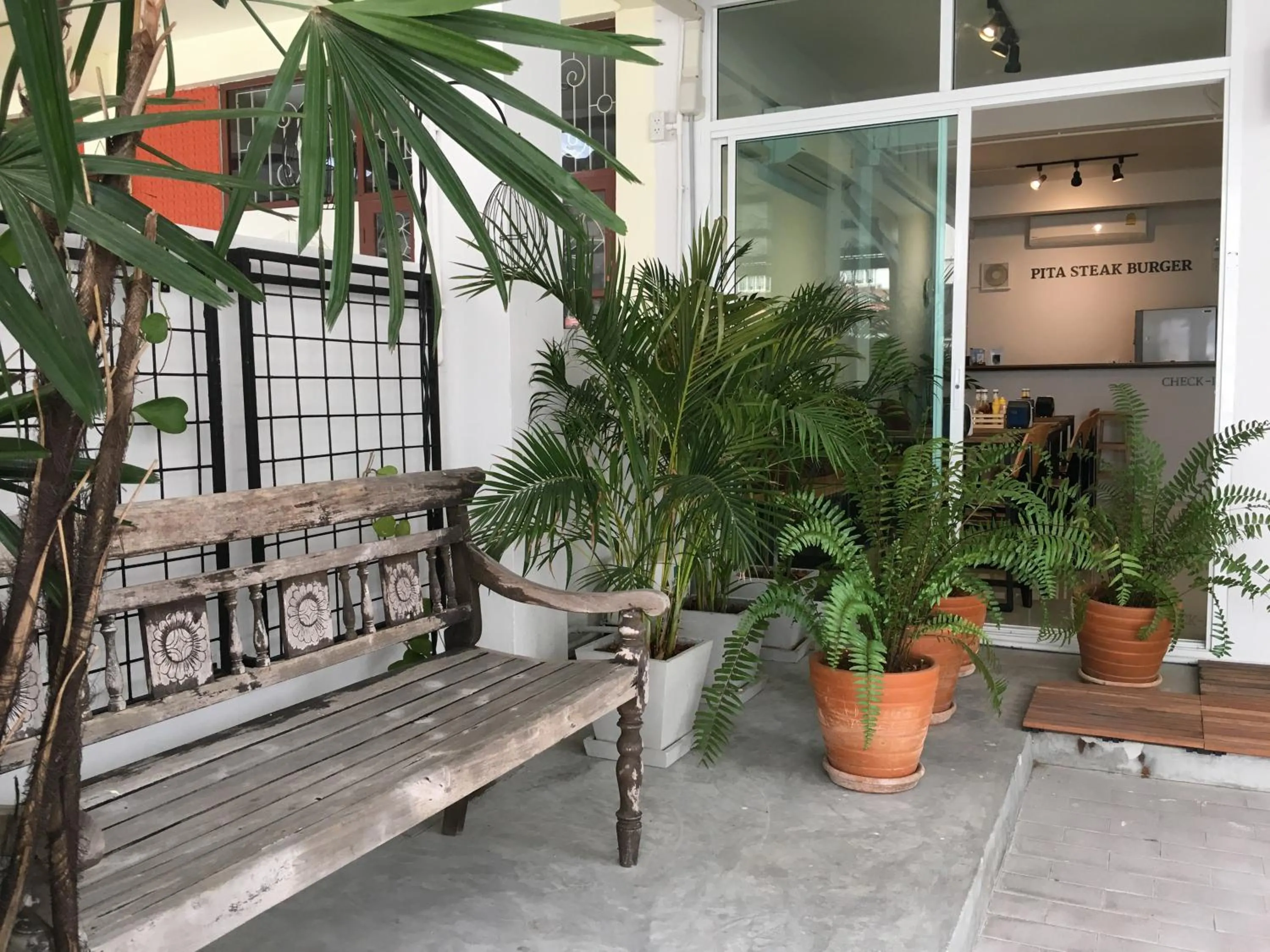 Patio in Pingplalee Female House