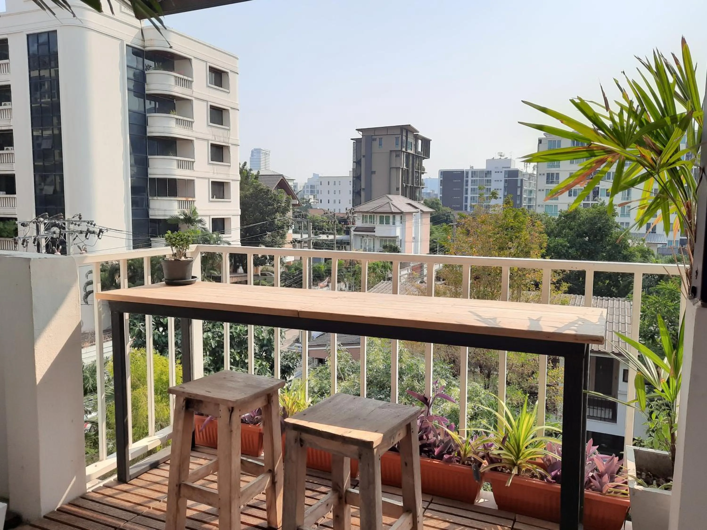 Pingplalee Female House