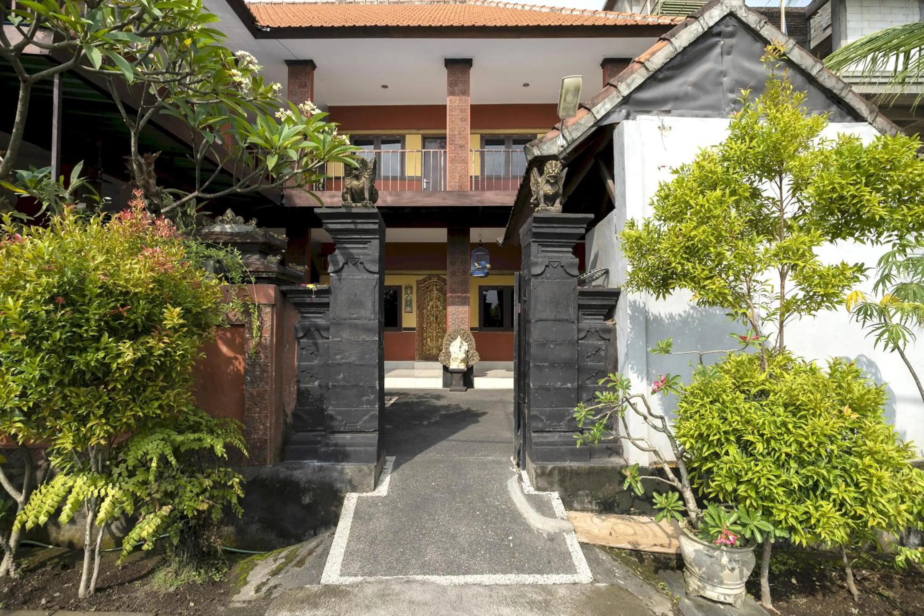 Property building in Apartmen Kak Okoh