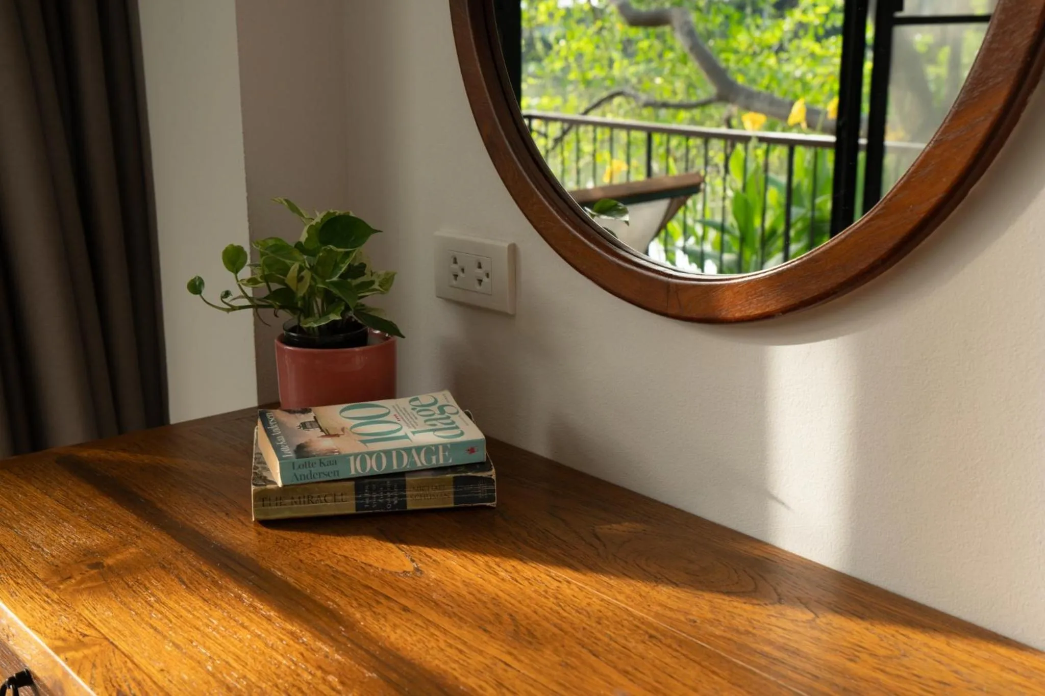 Photo of the whole room in Ploen Pirom