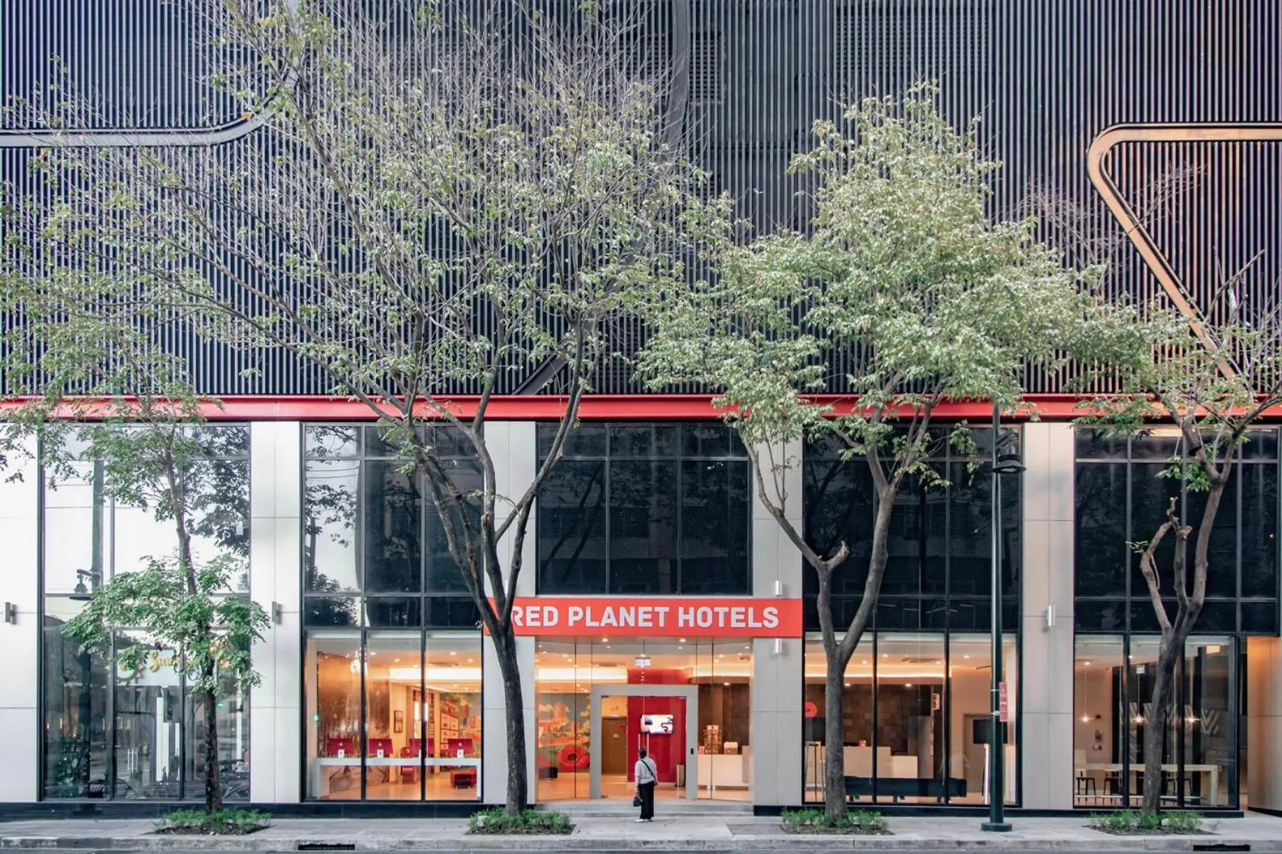 Facade/entrance in Red Planet BGC The Fort