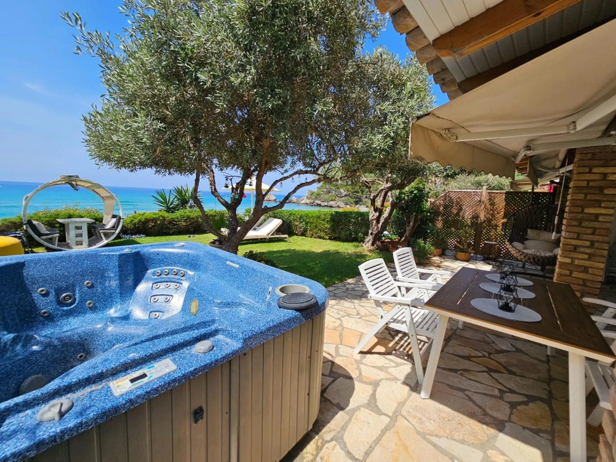 Corfu Glyfada Menigos Resort 13