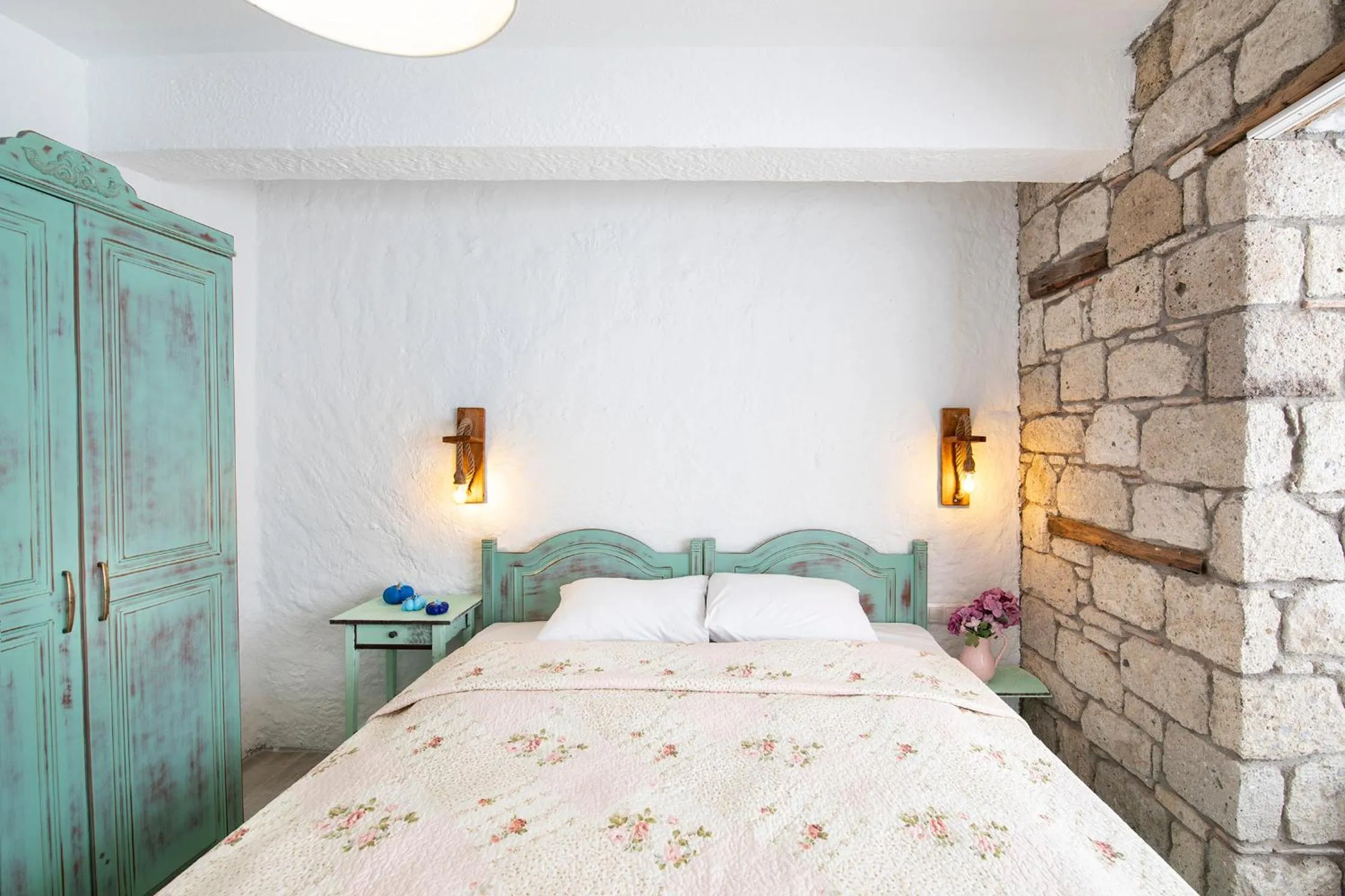 Bed in Monat Otel Alaçatı