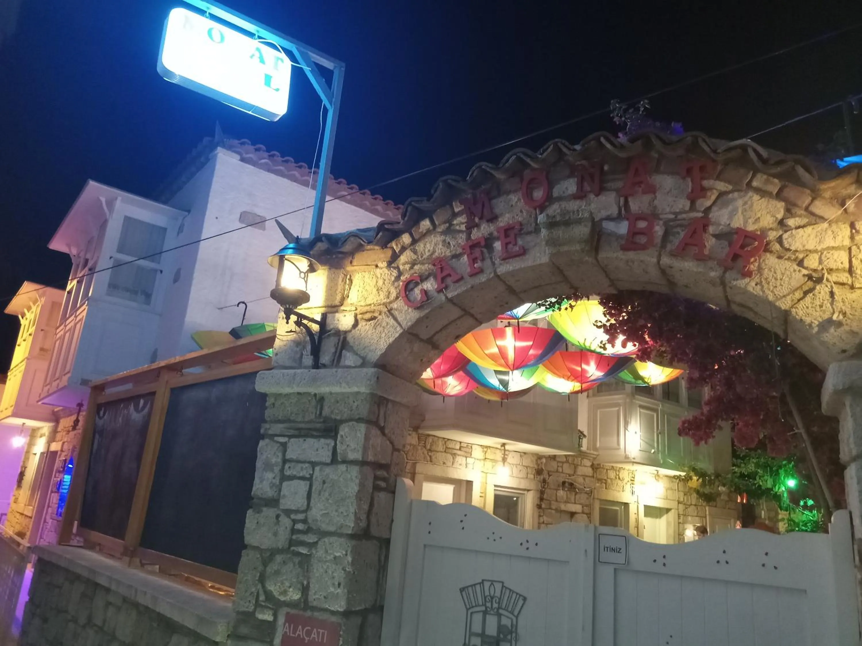 Monat Otel Alaçatı