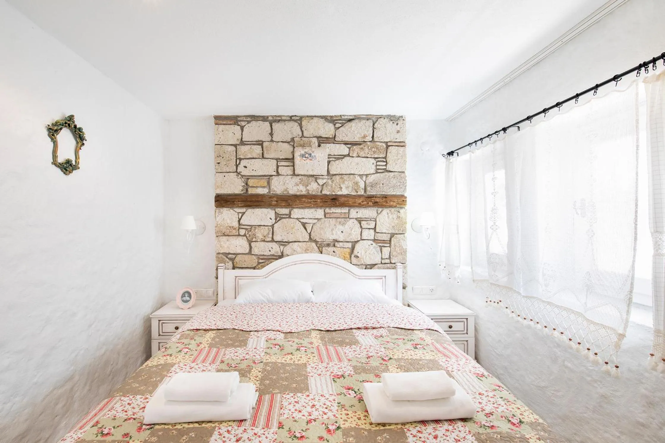 Bed in Monat Otel Alaçatı