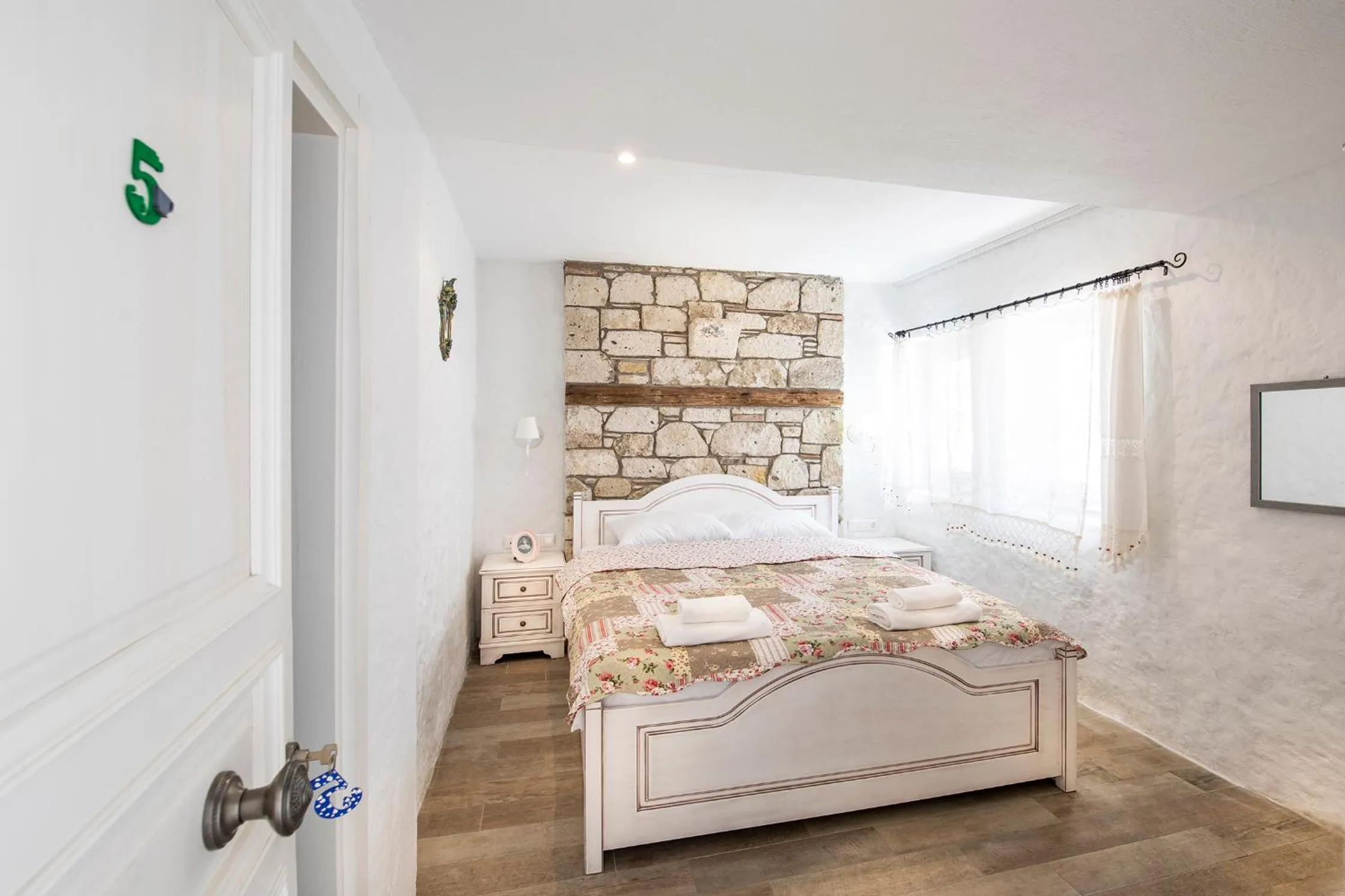 Bed in Monat Otel Alaçatı