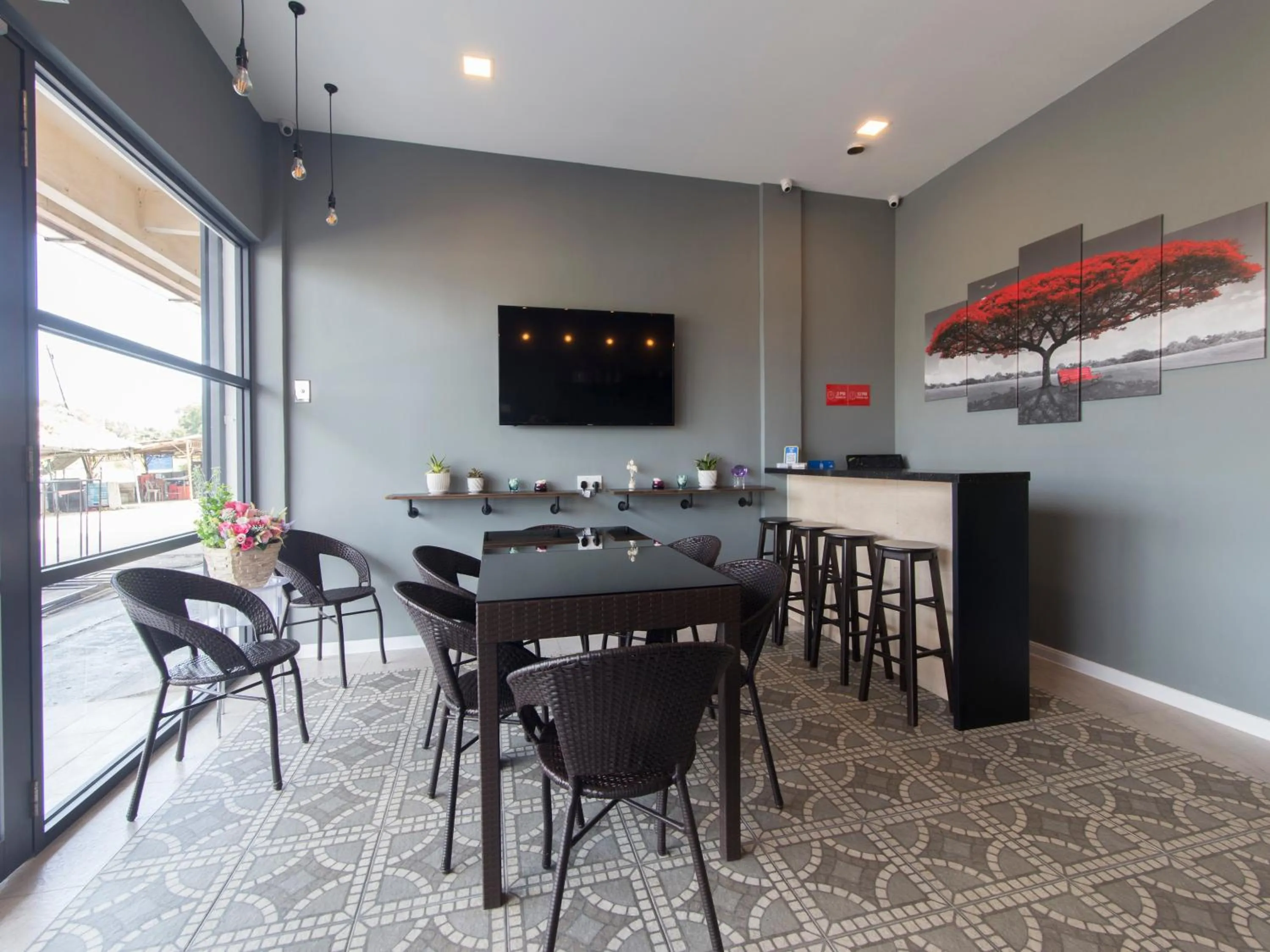 Lobby or reception, Restaurant/Places to Eat in Super OYO 1145 Lea Guest House & Cafe