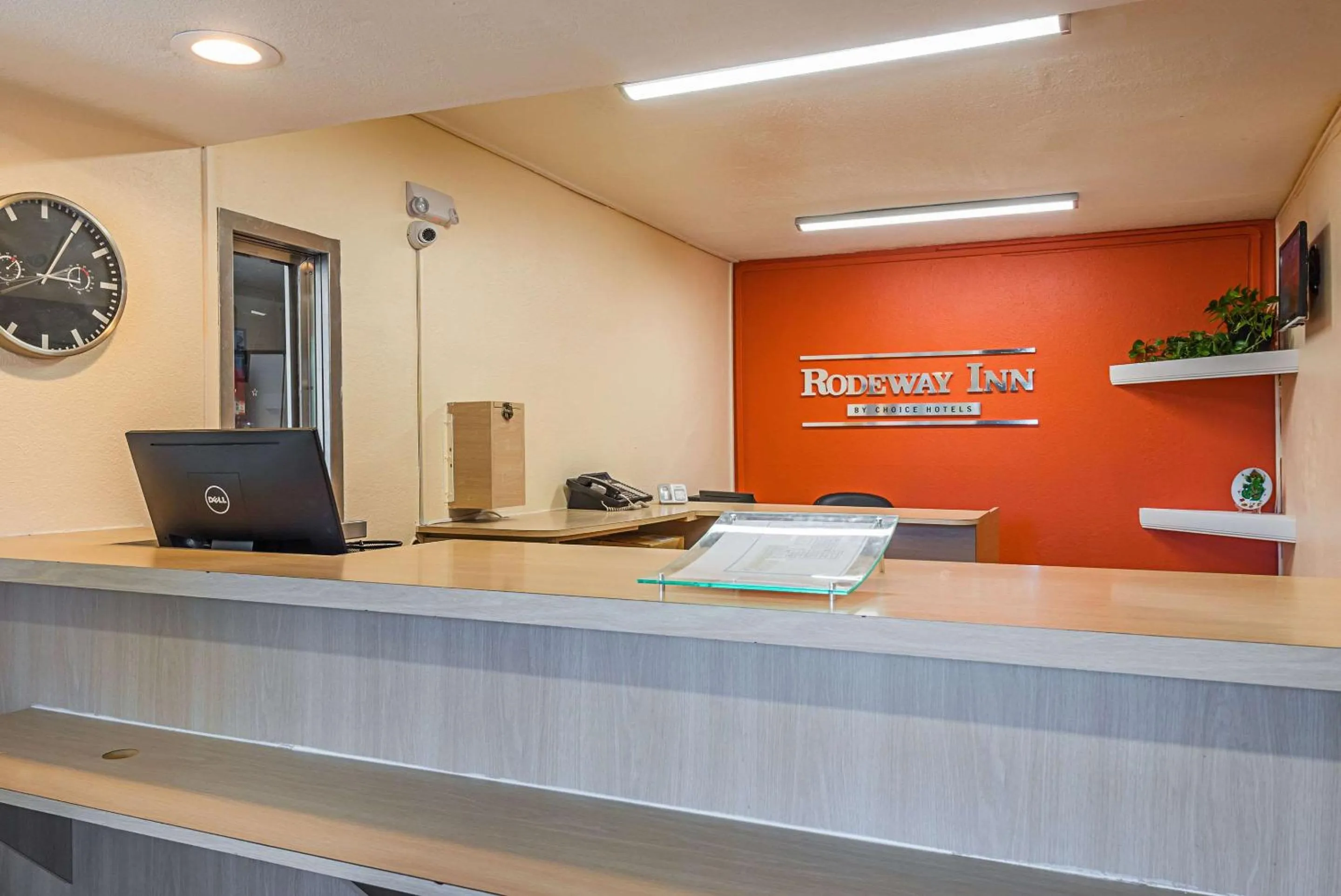 Lobby or reception in Rodeway Inn Kissimmee - Orlando Maingate West - Free Theme Park Shuttle