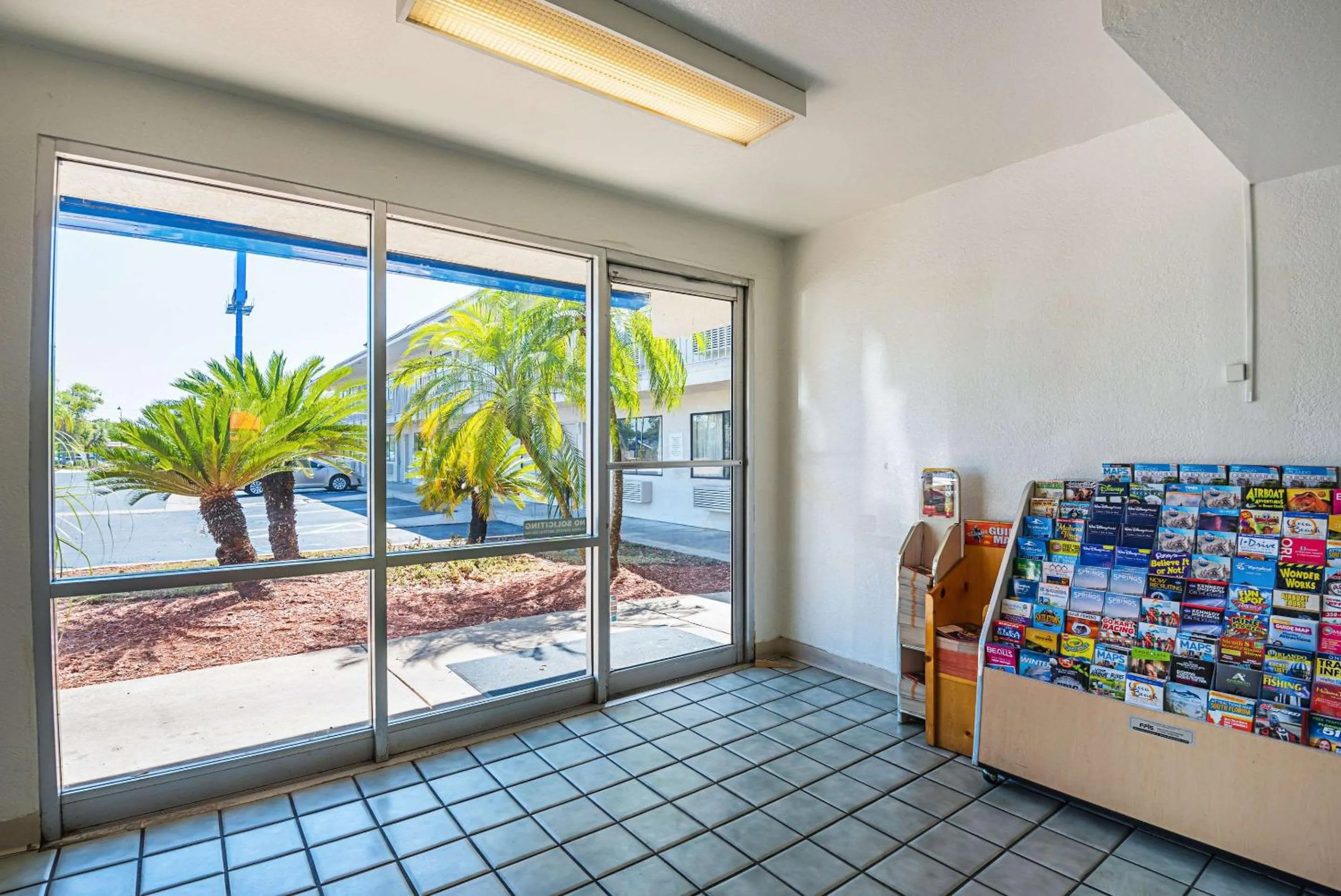 Lobby or reception, Bed in Rodeway Inn Kissimmee - Orlando Maingate West - Free Theme Park Shuttle