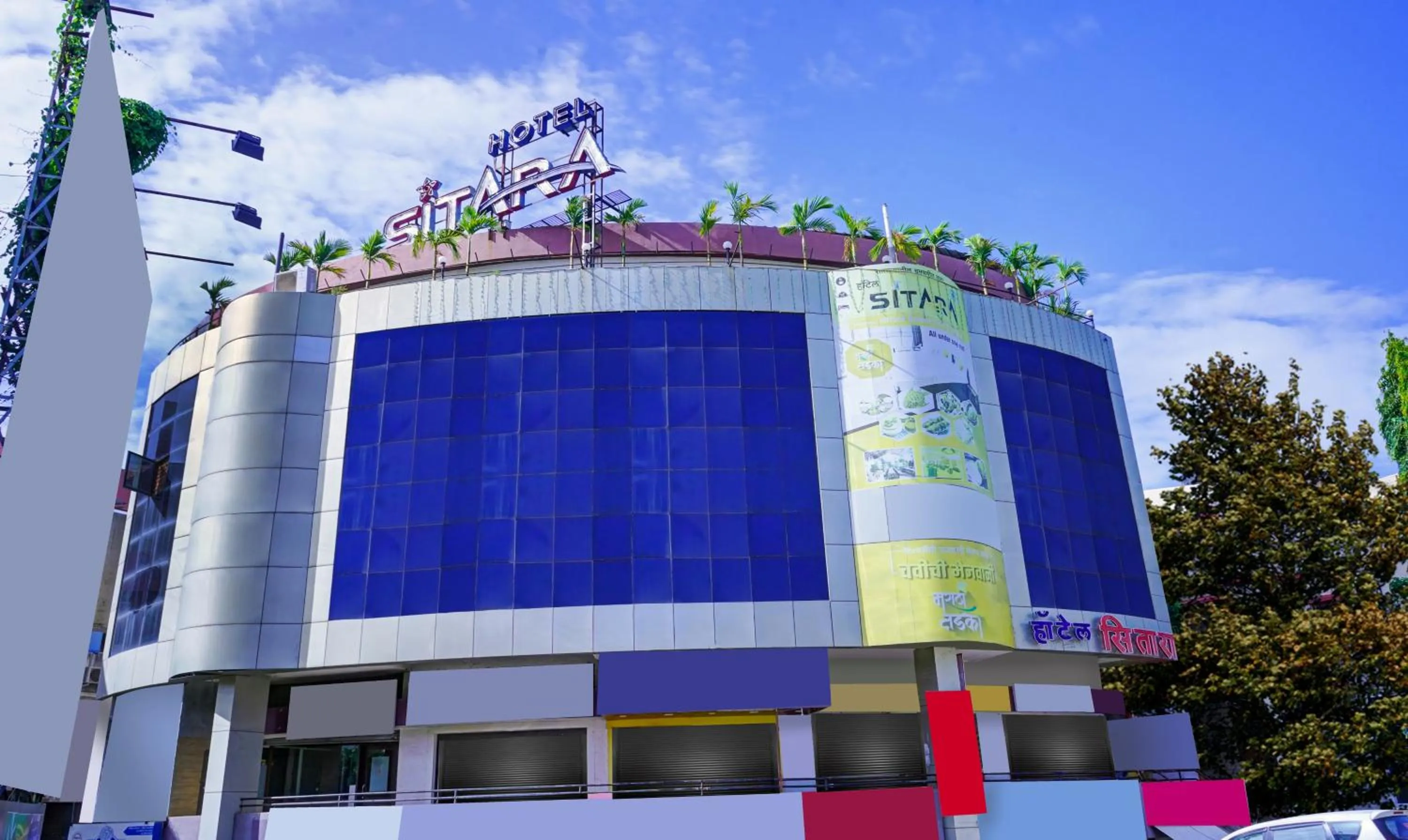 Property building in Itsy Hotels Sitara
