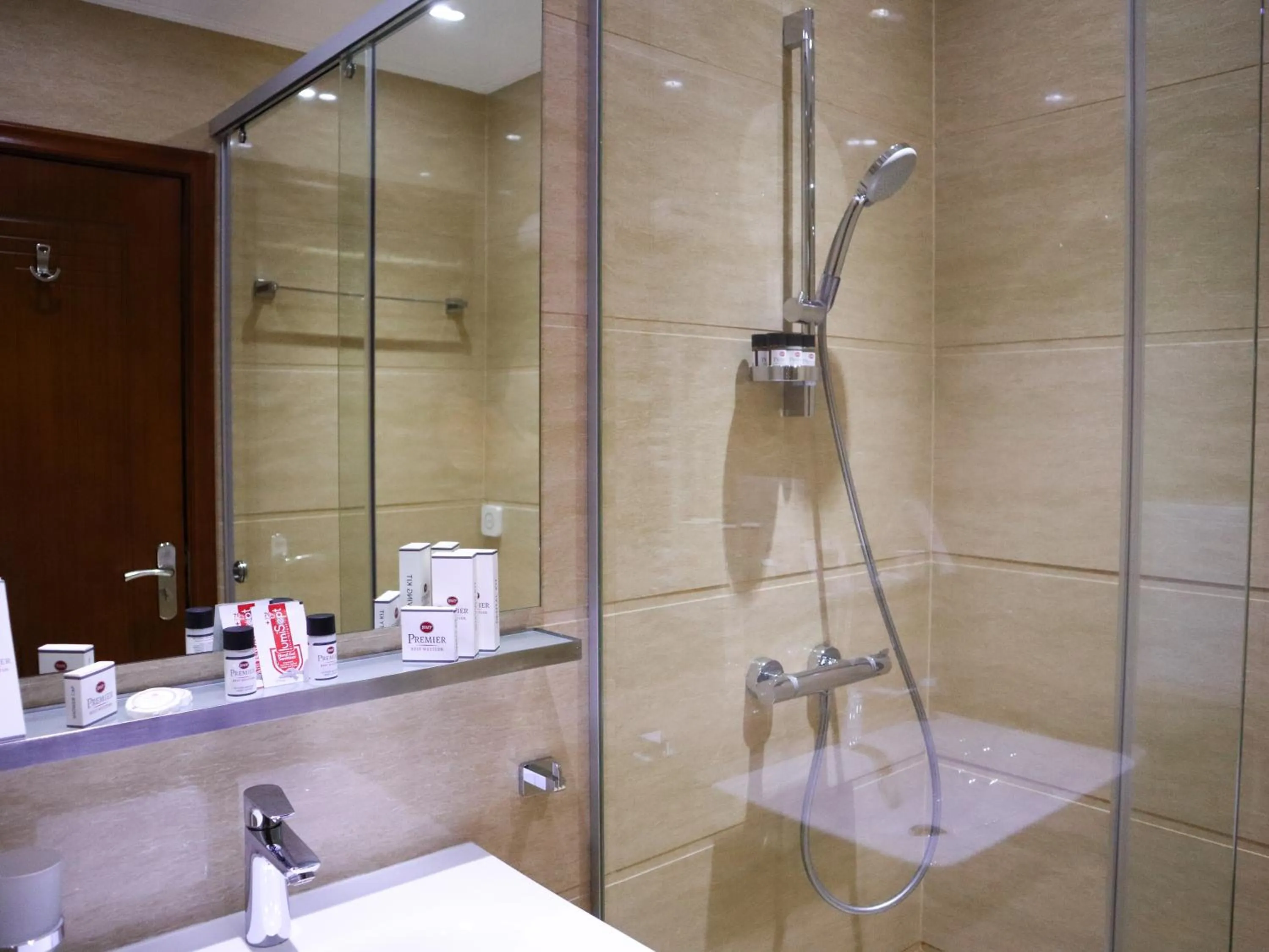 Shower in Best Western Premier Plovdiv Hills