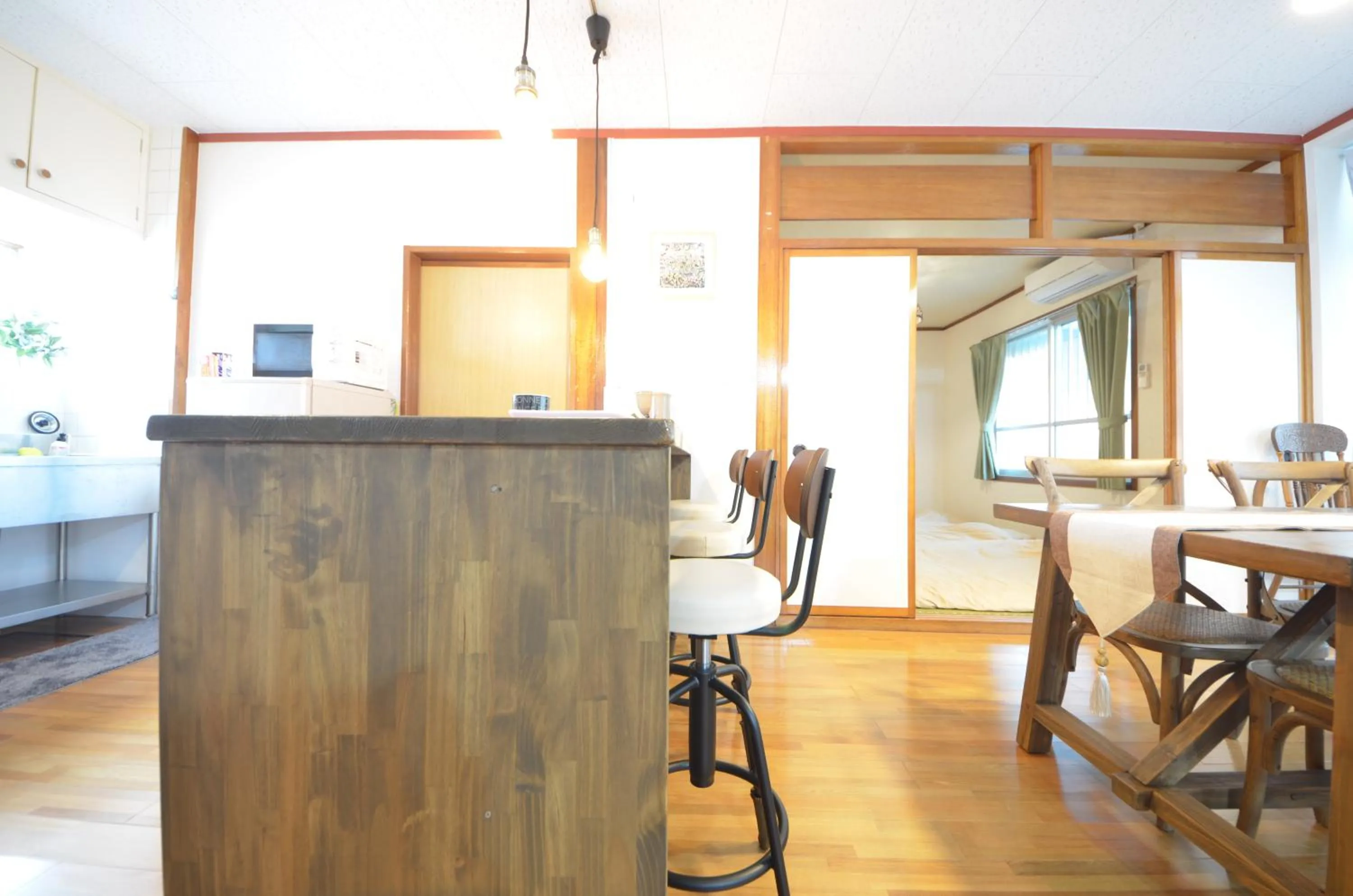 Dining area in Sobe House in Yomitanson