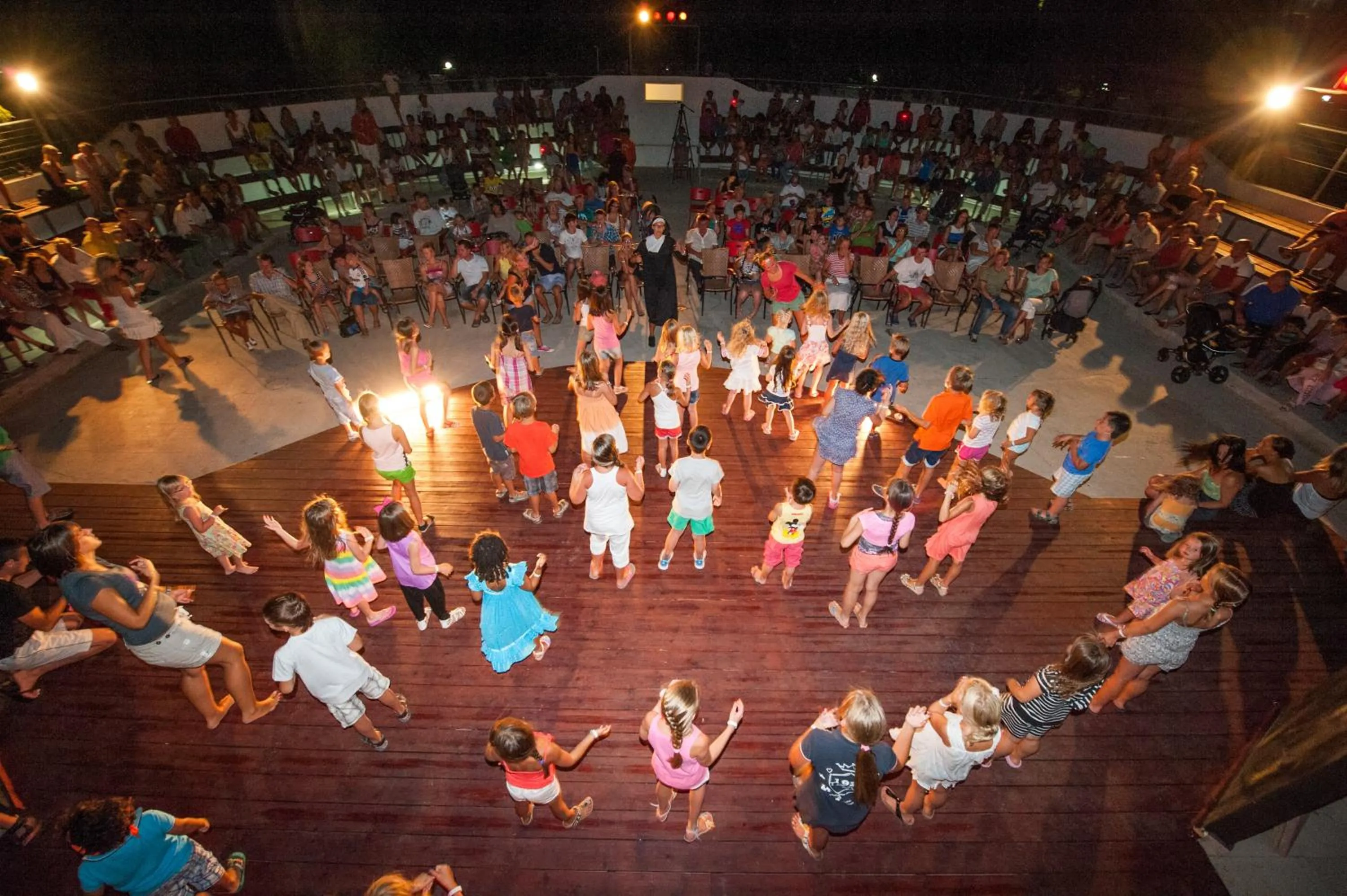 Evening entertainment in Akti Beach Club