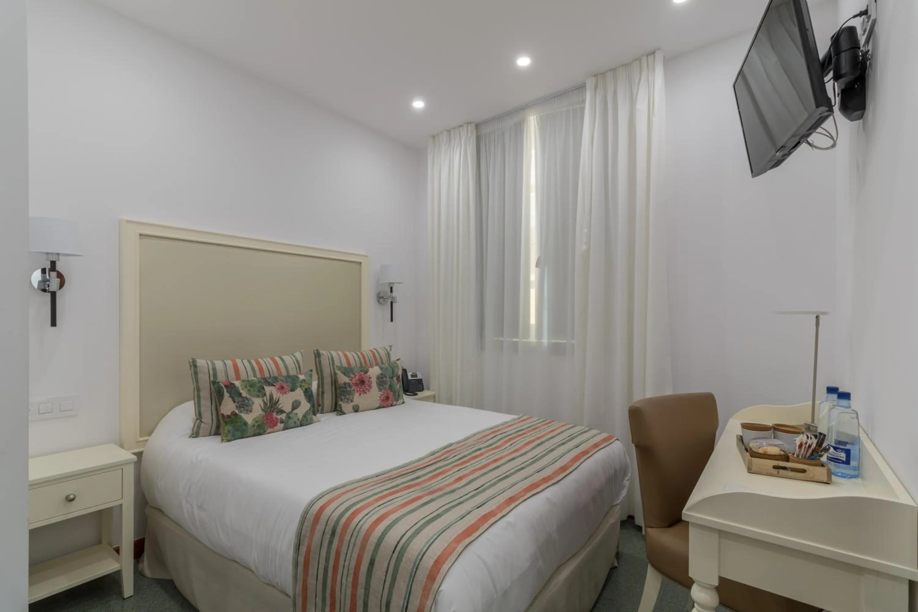 Photo of the whole room, Bed in Hotel Emblemático Holiday Time