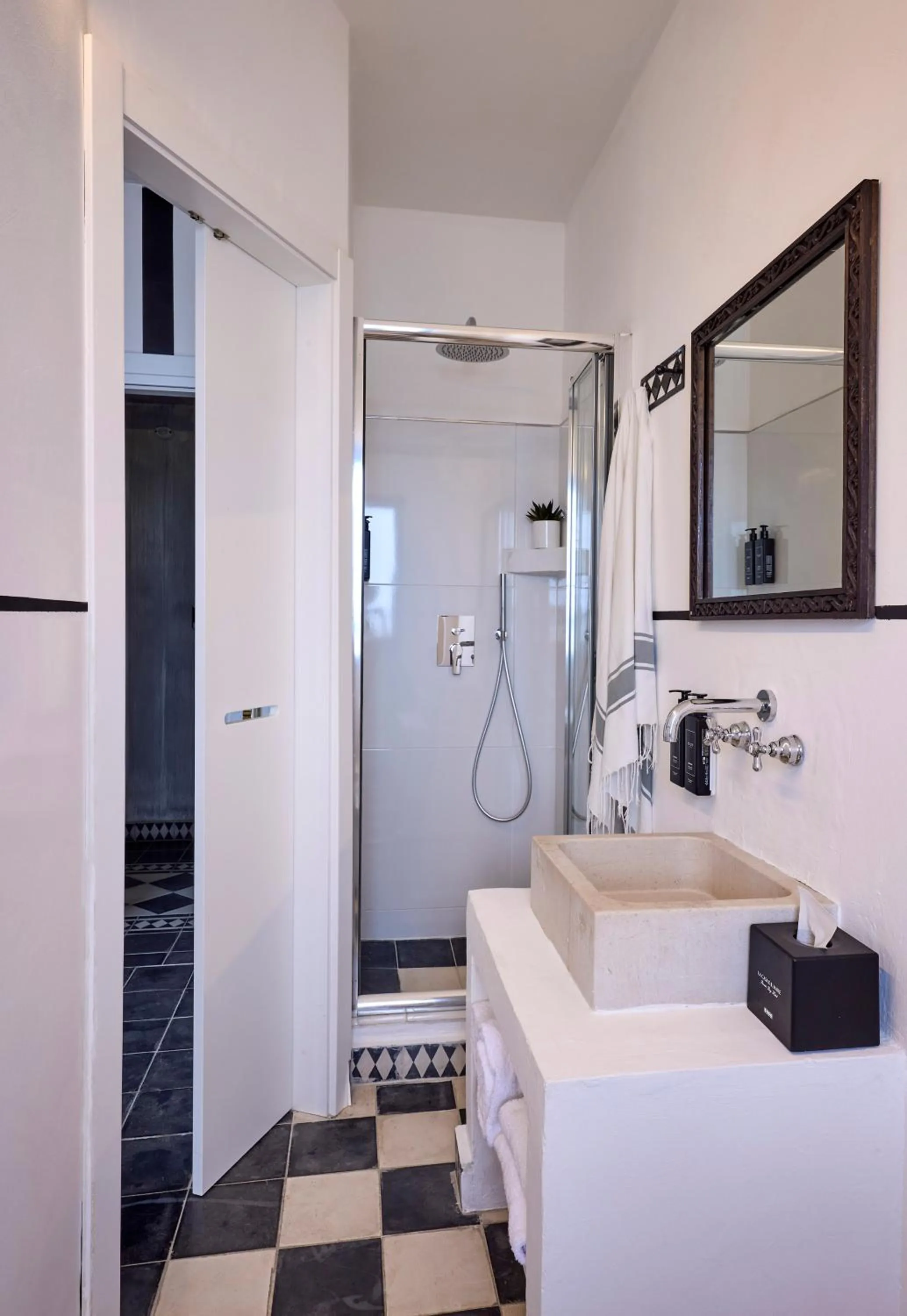 Bathroom in La Casa E Il Mare, Private Bay Hotel