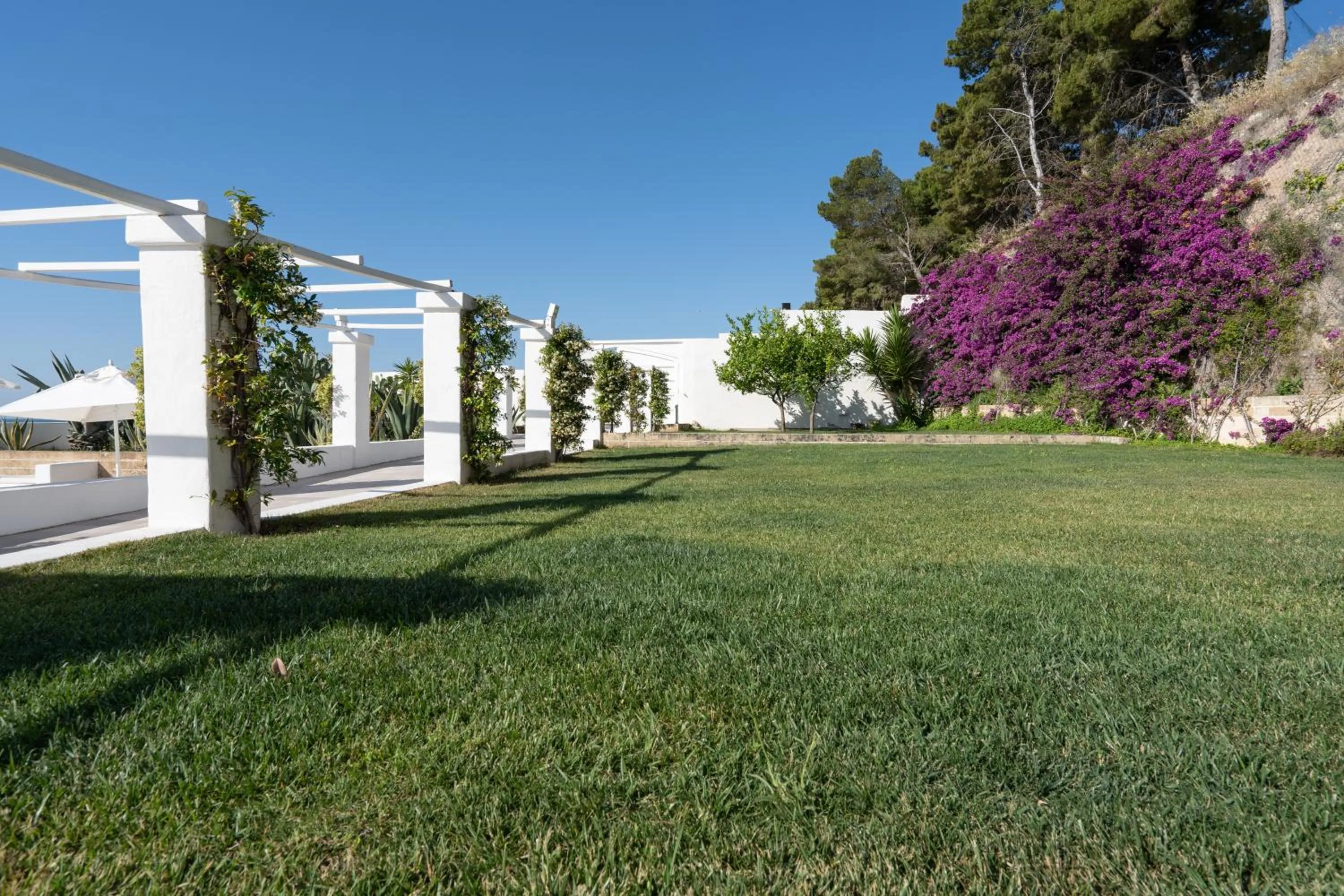 Garden in La Casa E Il Mare, Private Bay Hotel