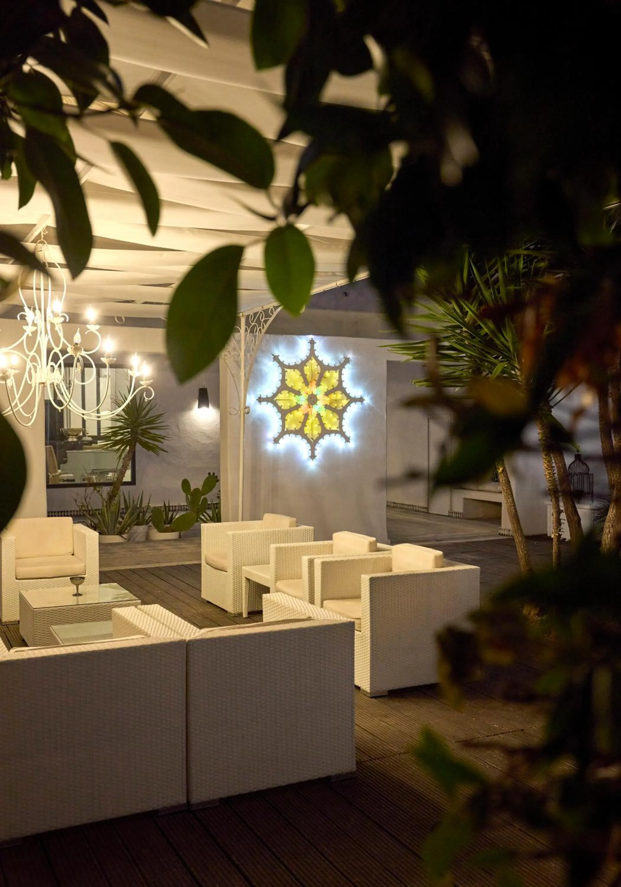 Lounge or bar in La Casa E Il Mare, Private Bay Hotel