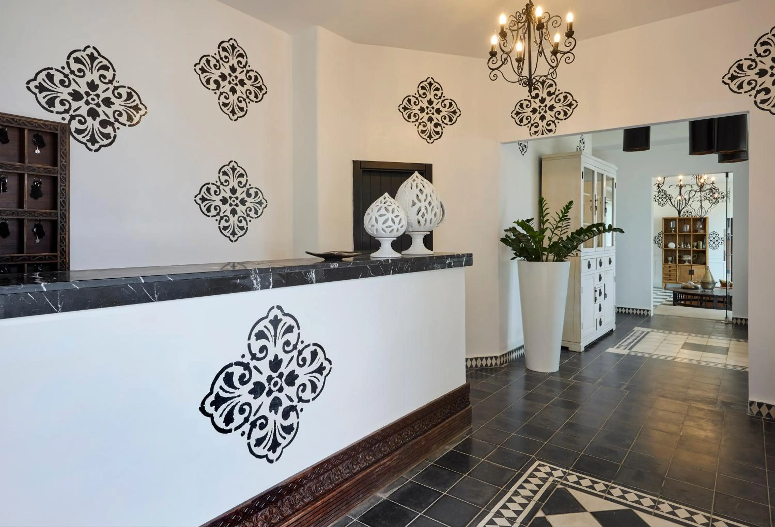 Lobby or reception in La Casa E Il Mare, Private Bay Hotel