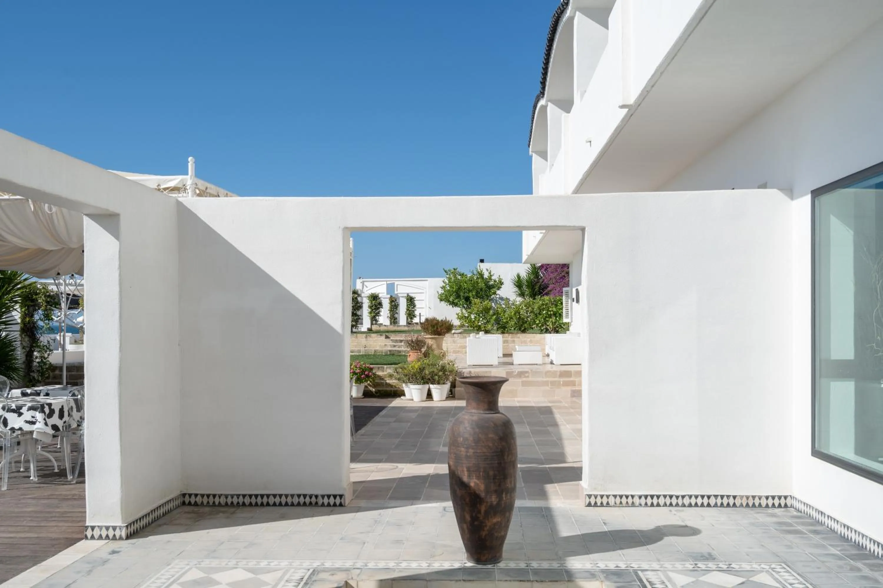 Patio in La Casa E Il Mare, Private Bay Hotel