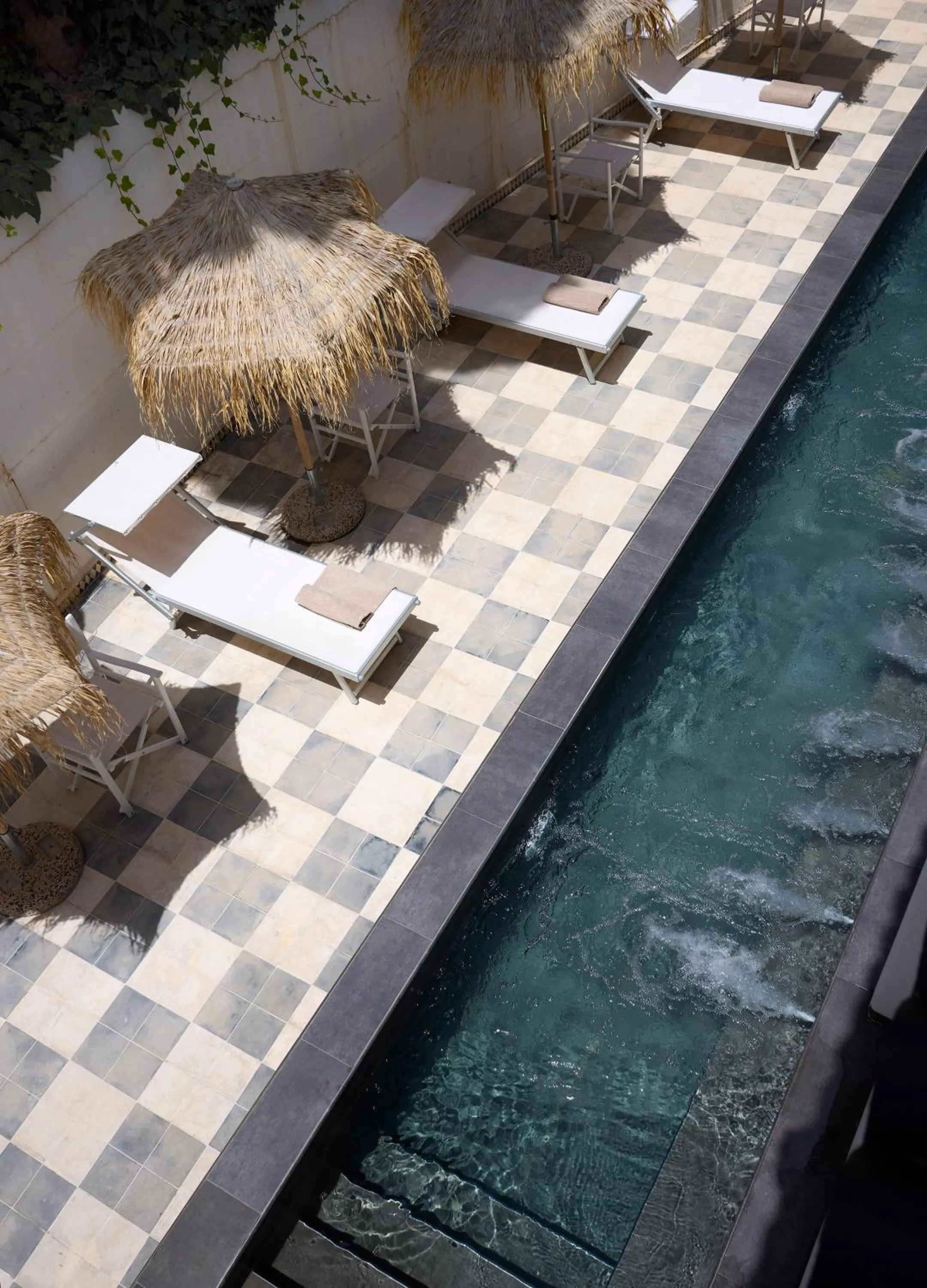 Hot Tub in La Casa E Il Mare, Private Bay Hotel