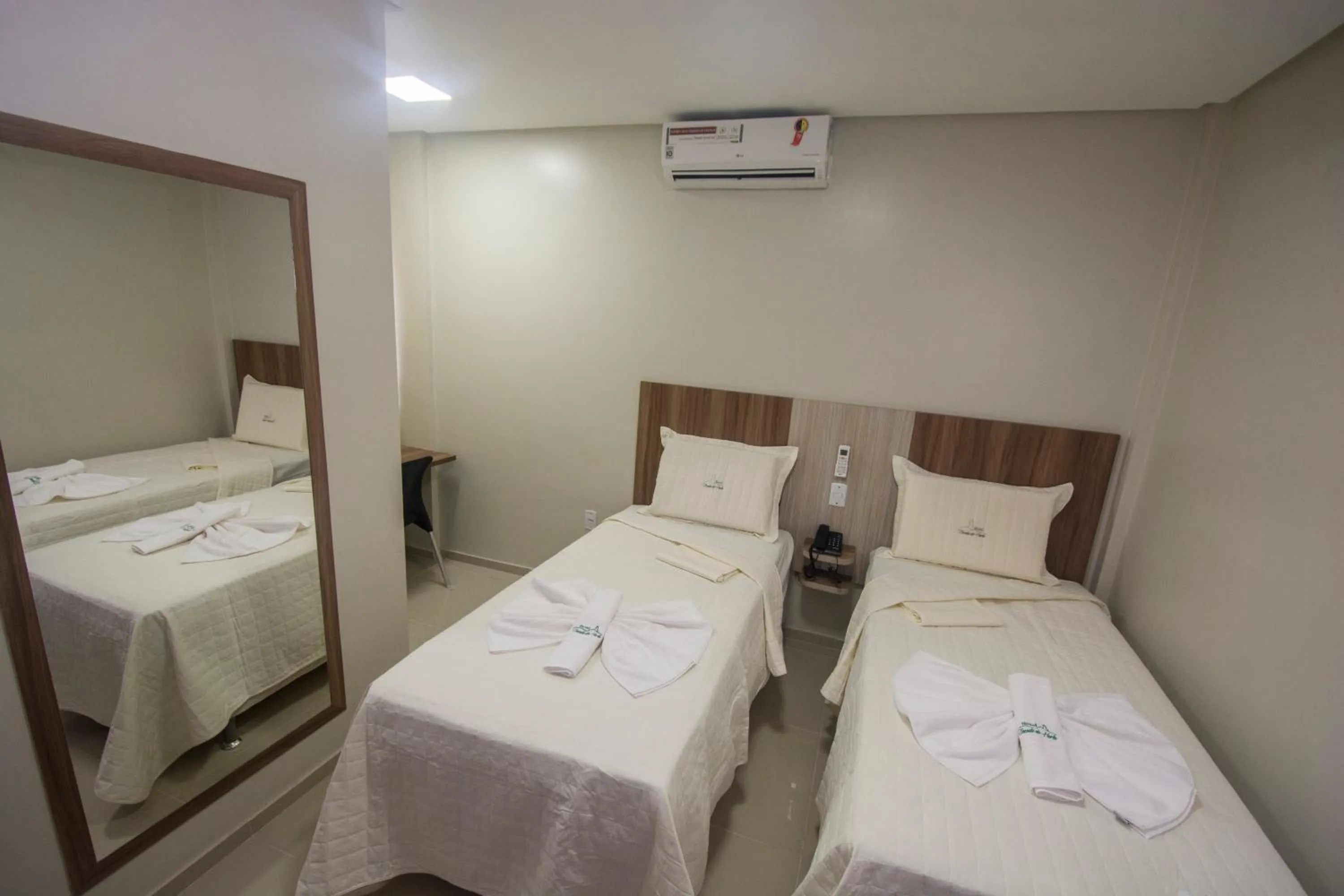 Bed in Hotel Encosta do Horto