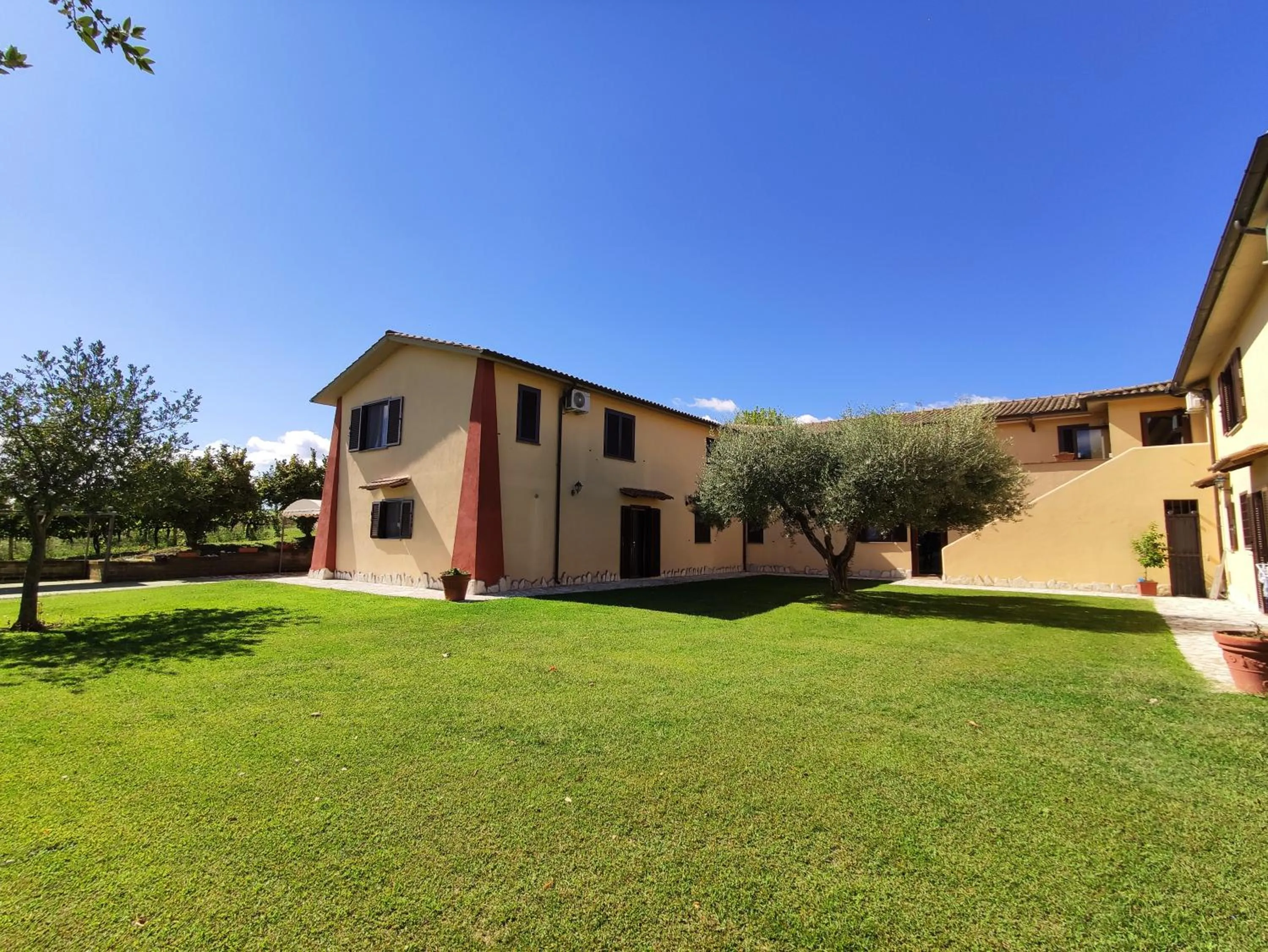 Property building in Agriturismo Zugarelli