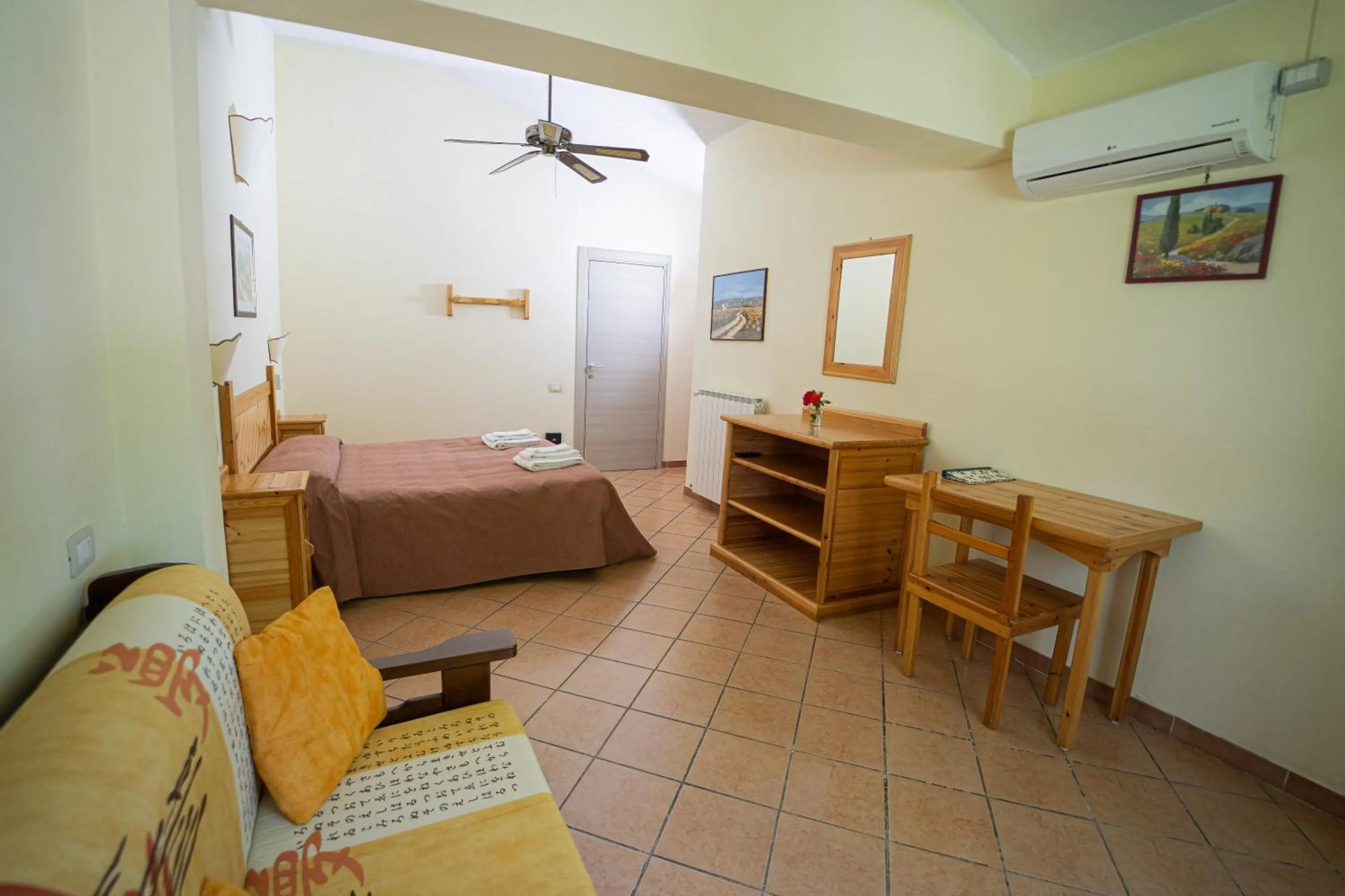 Bedroom, Bed in Agriturismo Zugarelli