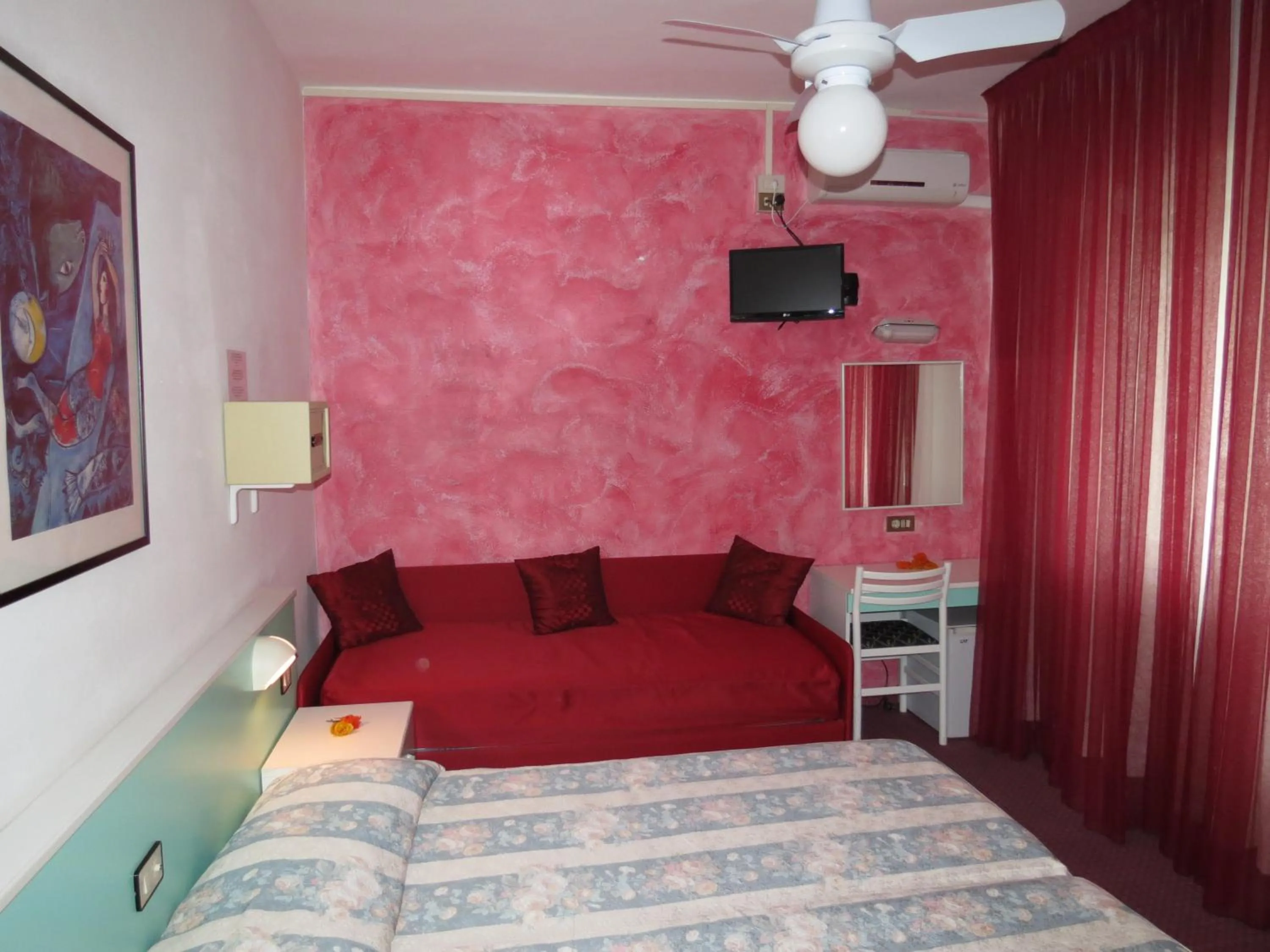 Photo of the whole room, Bed in Hotel Fortuna