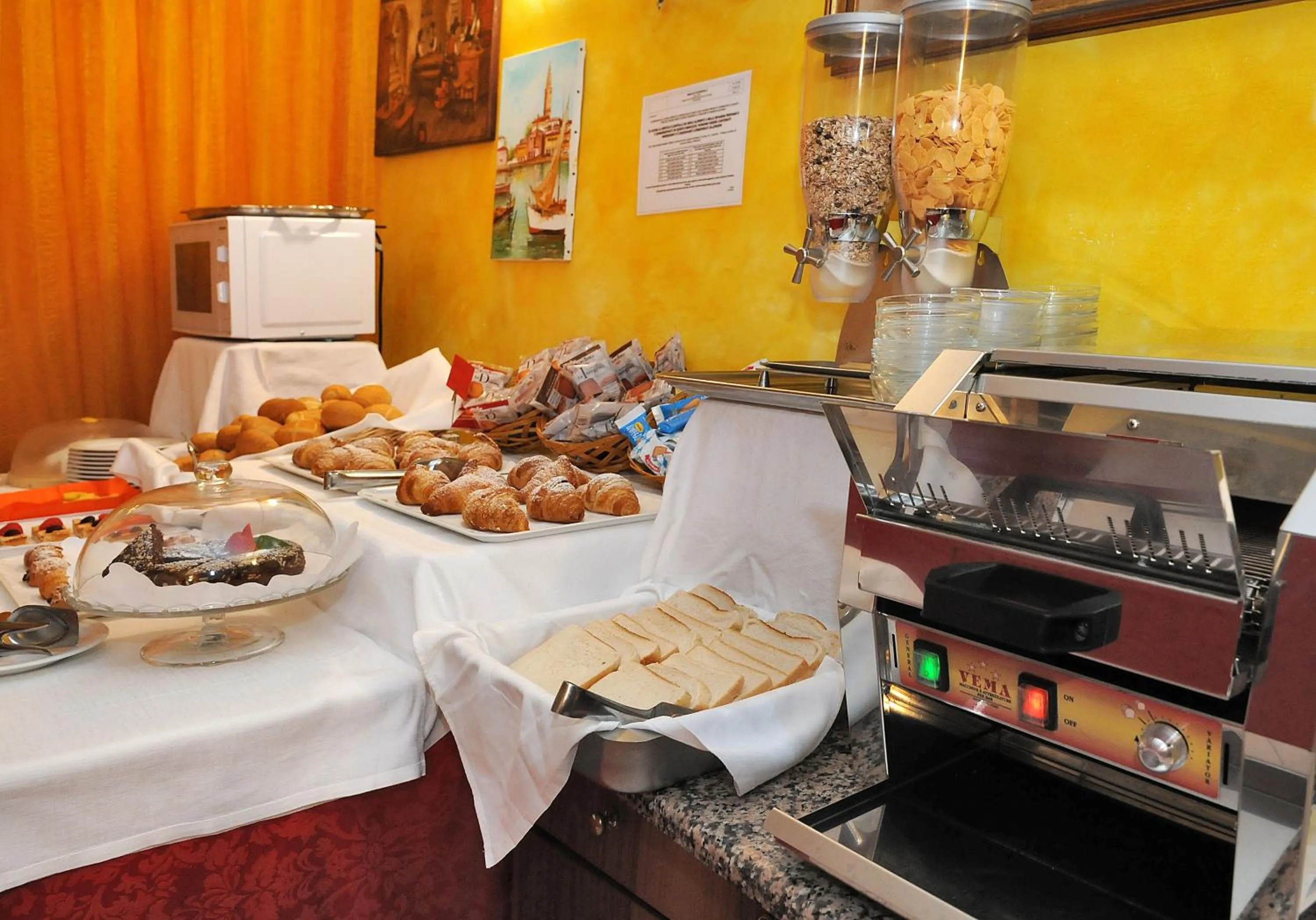 Buffet breakfast in Hotel Fortuna