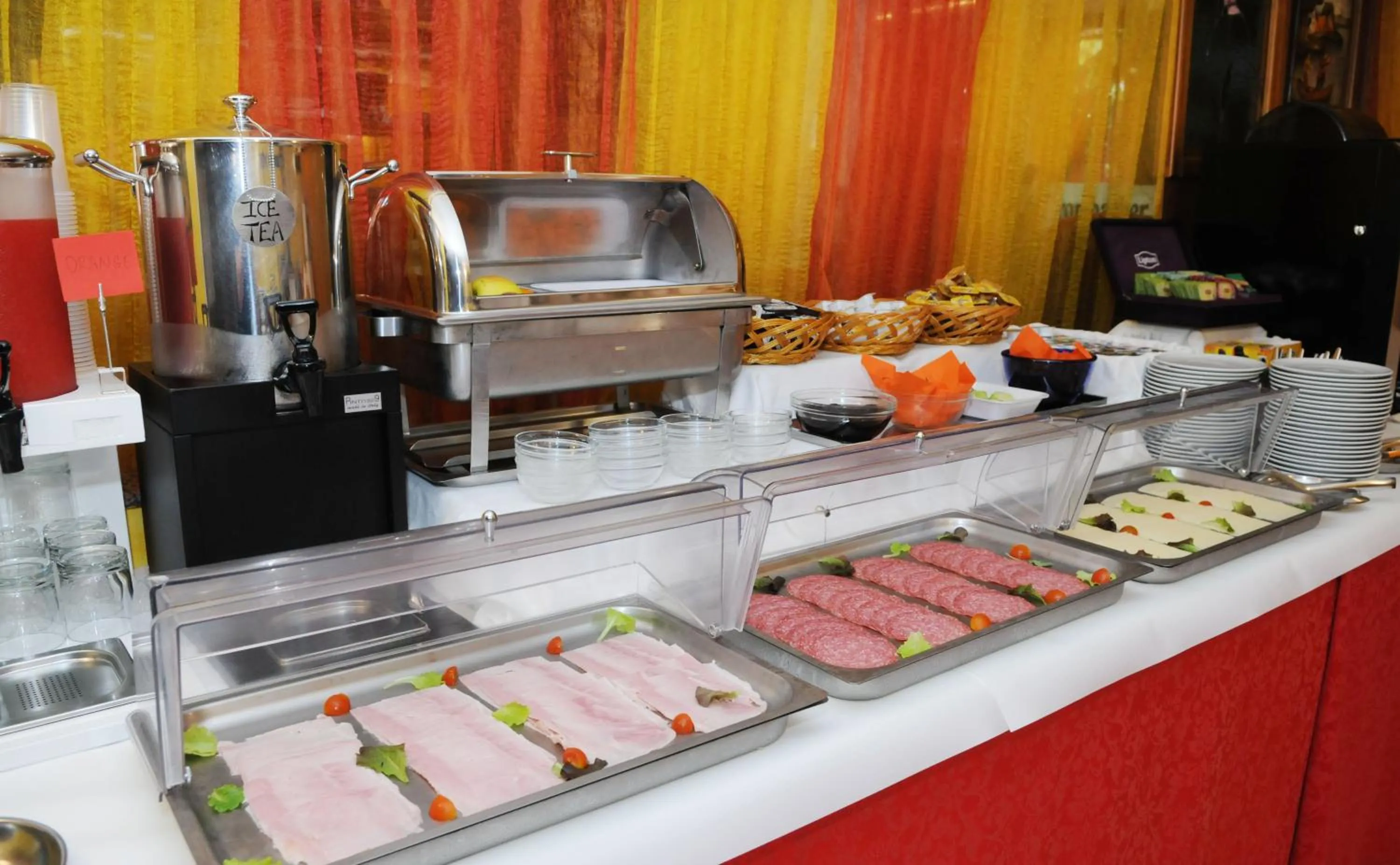 Buffet breakfast in Hotel Fortuna