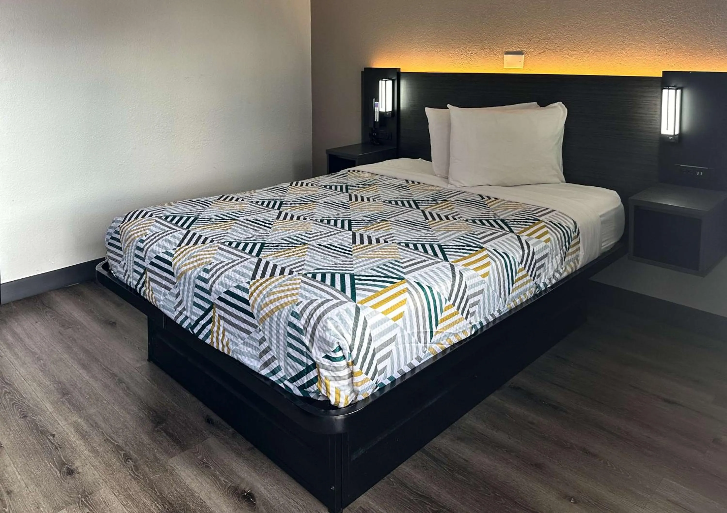 Bedroom, Bed in Motel 6-Kissimmee, FL - Orlando