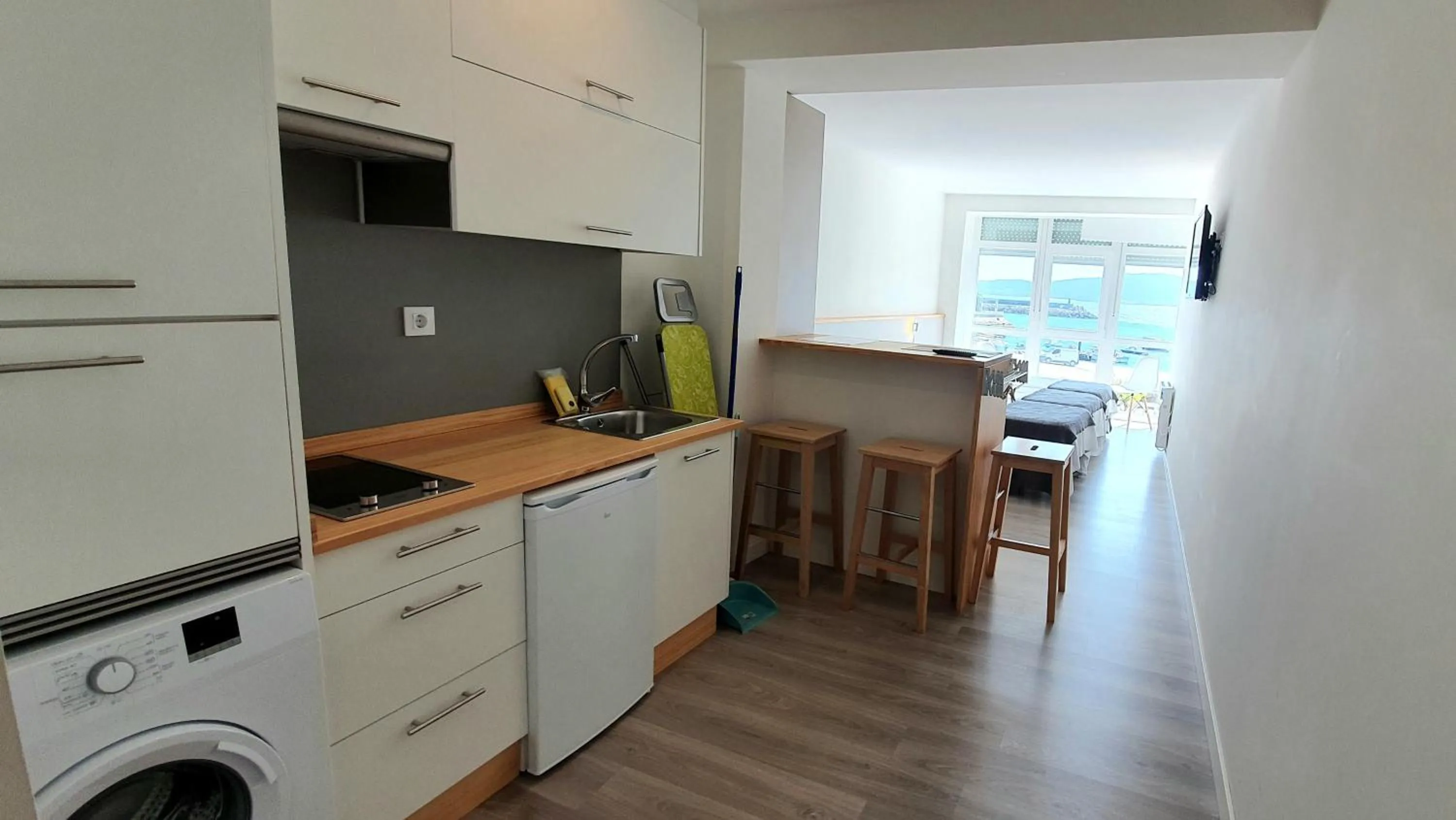 Kitchen or kitchenette in Apartamentos Costa da Morte Muxia