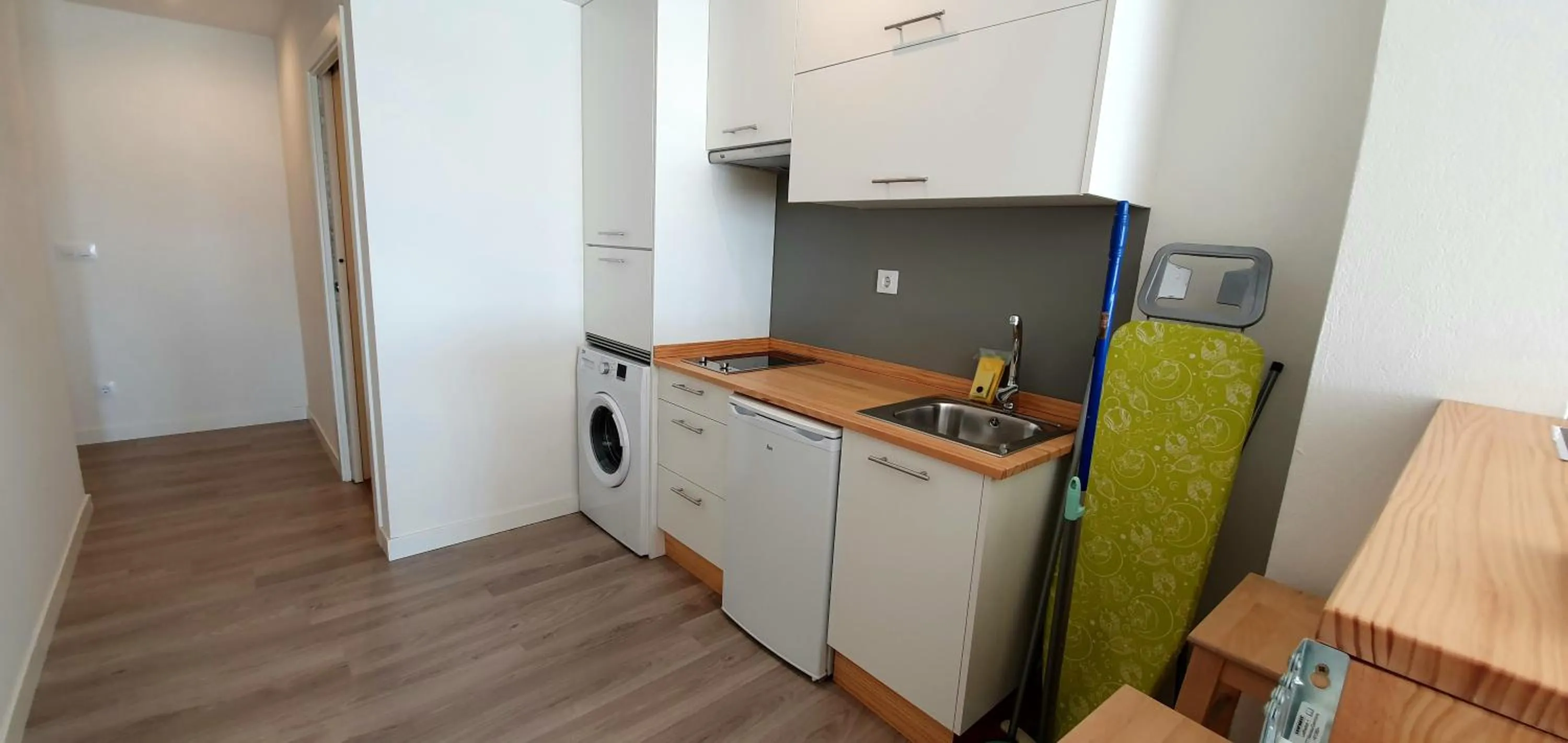 Kitchen or kitchenette in Apartamentos Costa da Morte Muxia