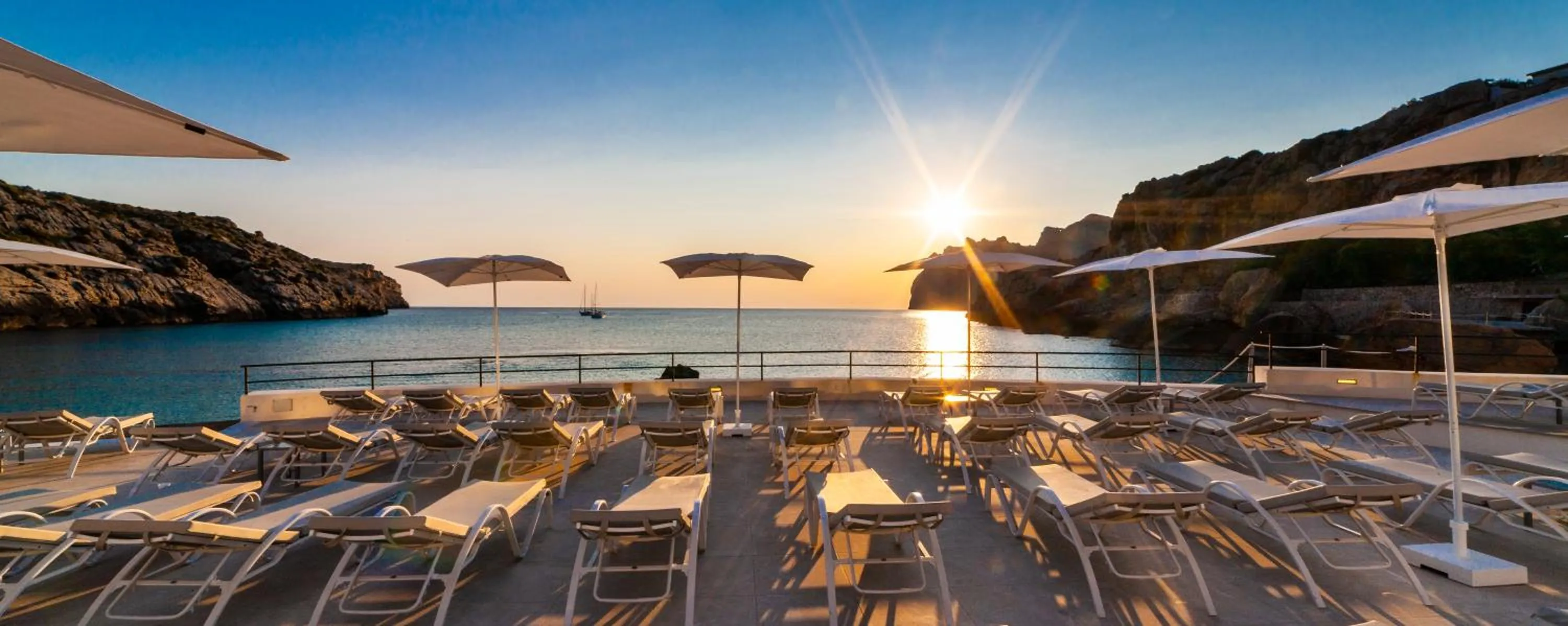 Sunset in Globales Don Pedro - Adults Only