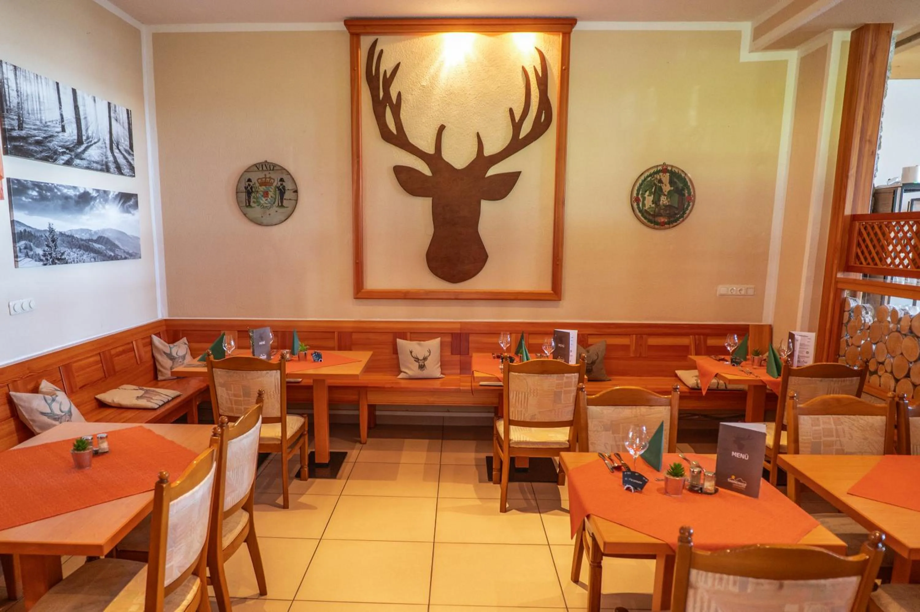 Restaurant/places to eat in Landhotel Tannenhof