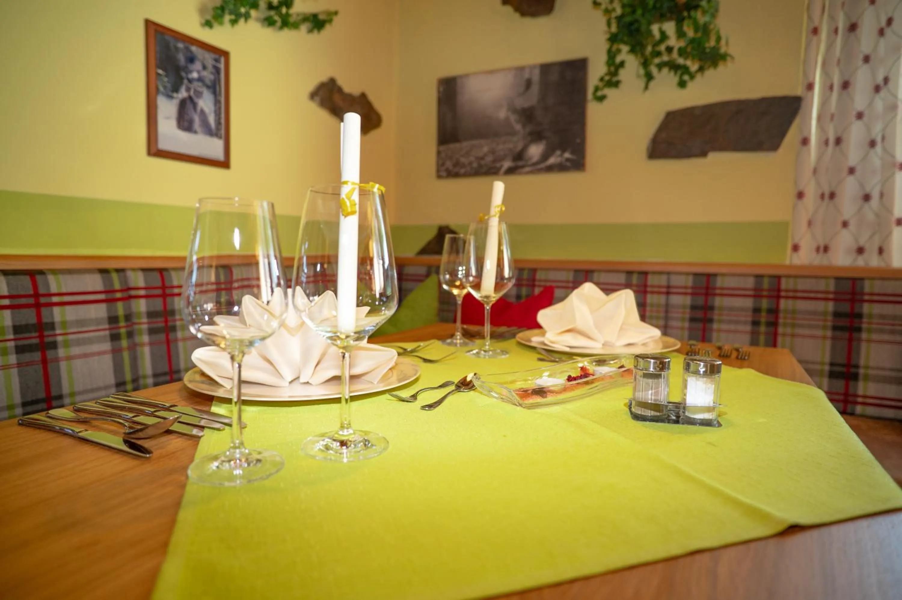 Restaurant/places to eat in Landhotel Tannenhof