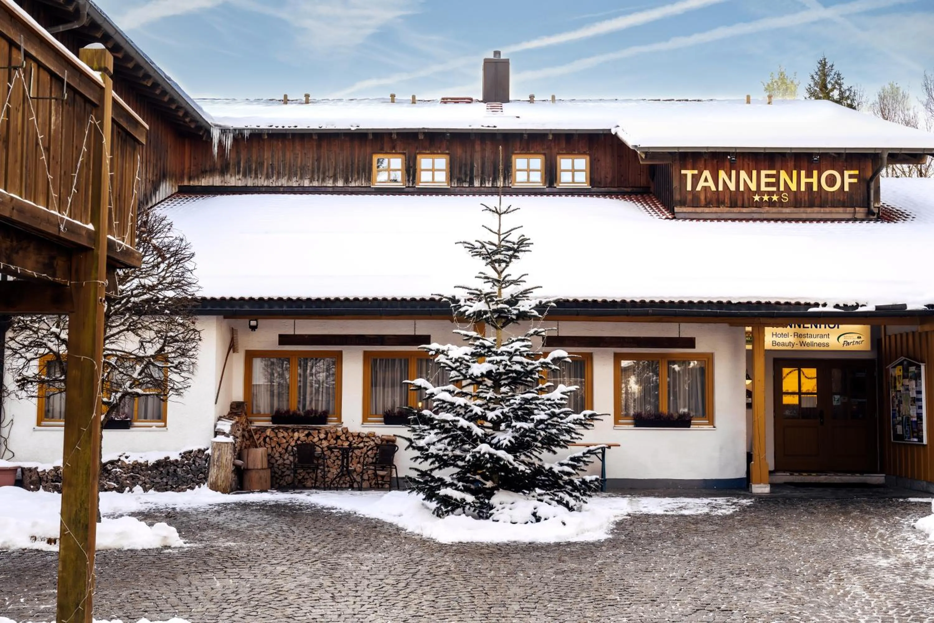 Facade/entrance in Landhotel Tannenhof
