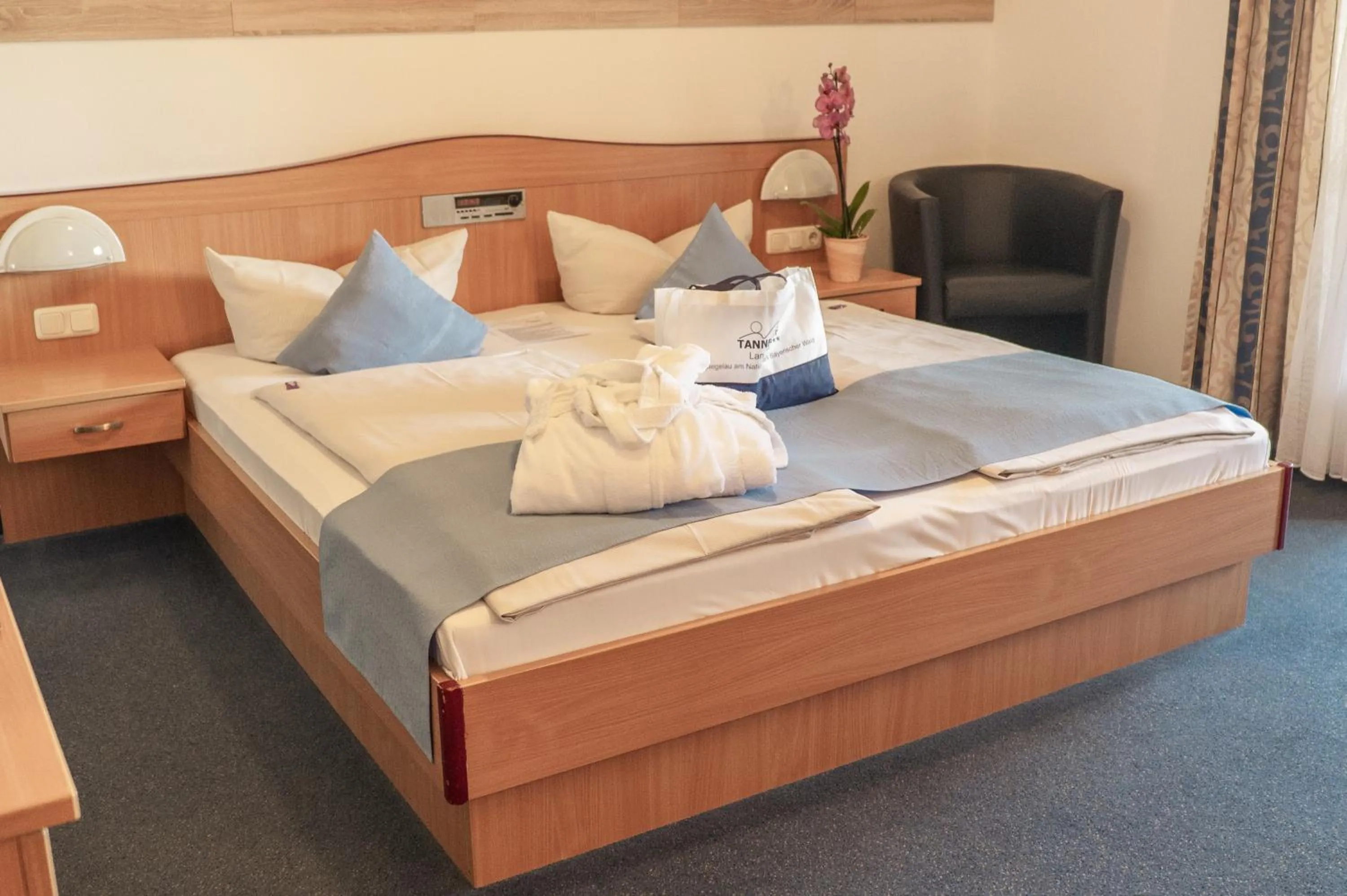 Photo of the whole room, Bed in Landhotel Tannenhof