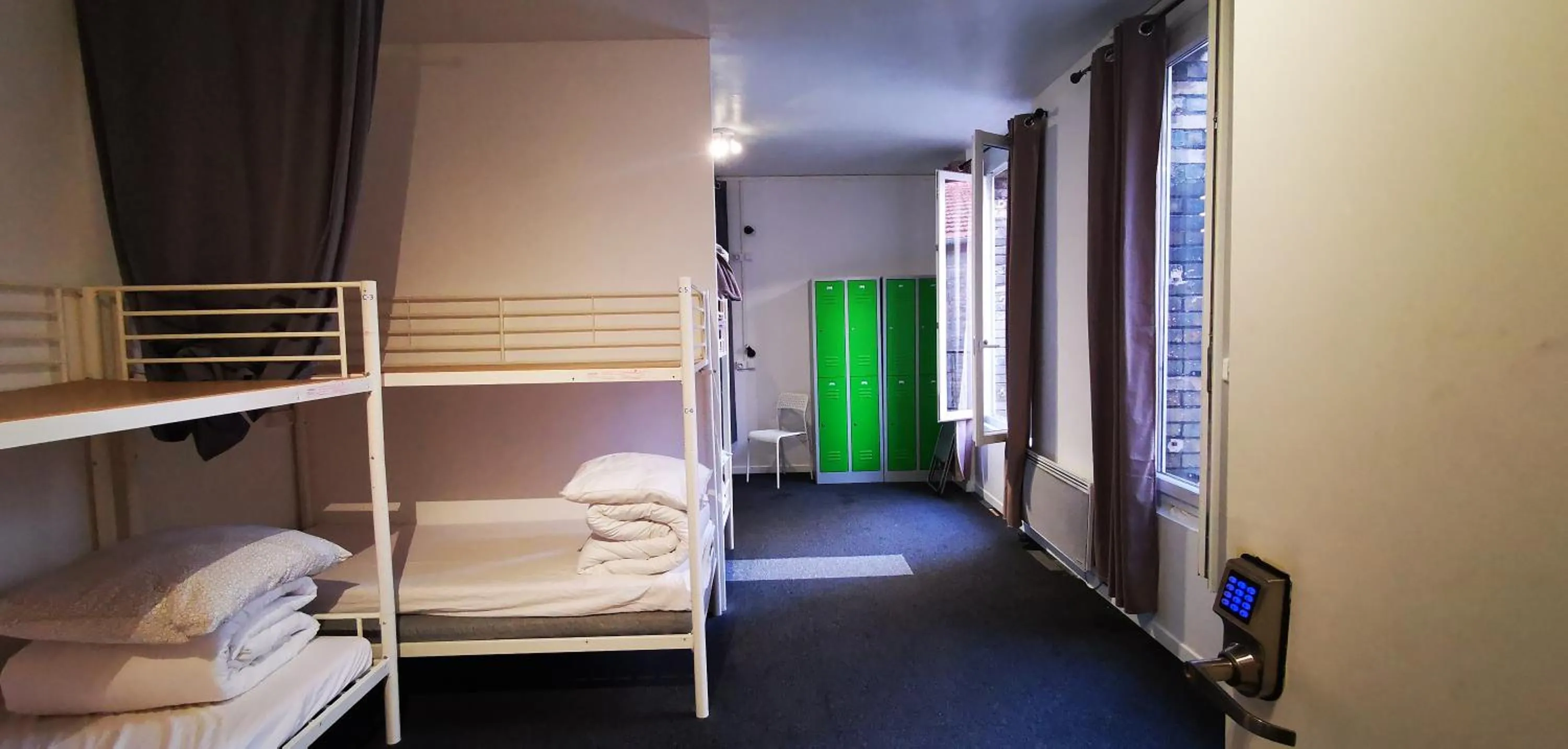 bunk bed, Bed in Le Coffice Auberge de Jeunesse