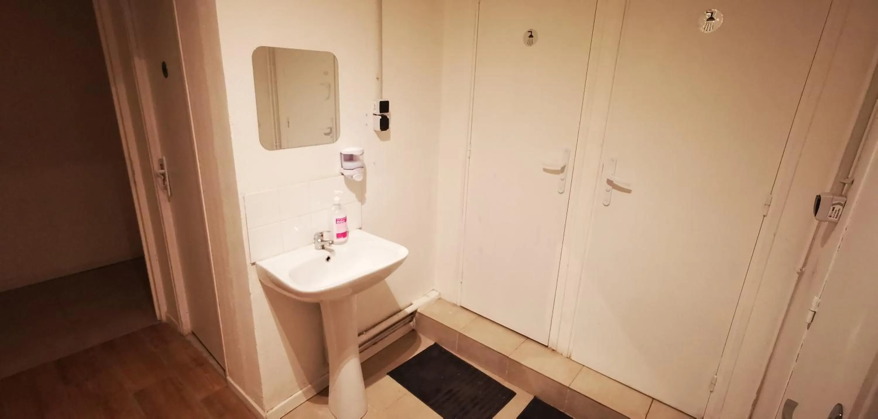 Toilet in Le Coffice Auberge de Jeunesse