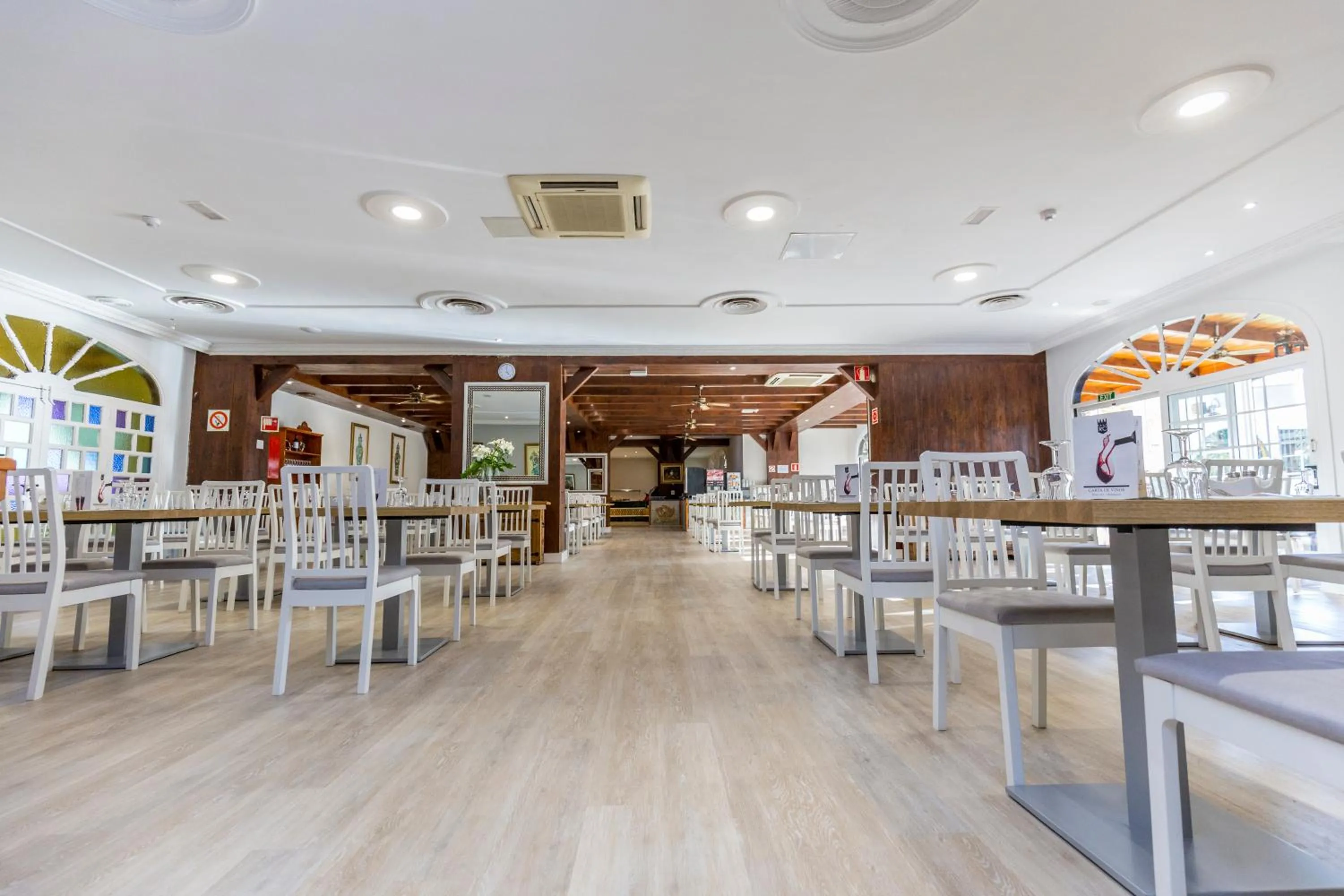 Restaurant/places to eat in Rey Carlos