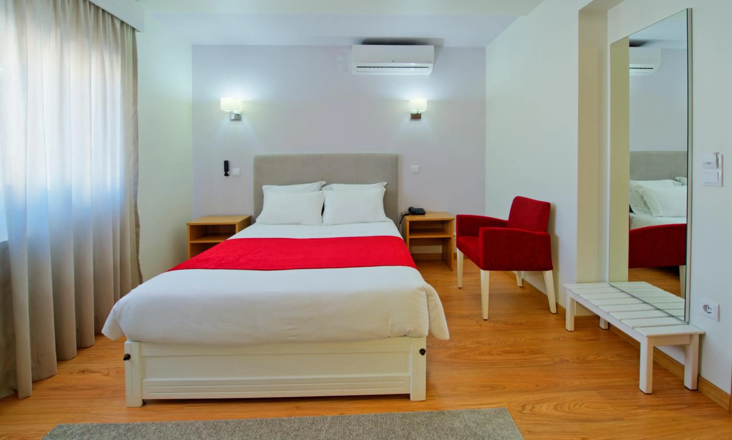 Photo of the whole room, Bed in Hotel D. Dinis