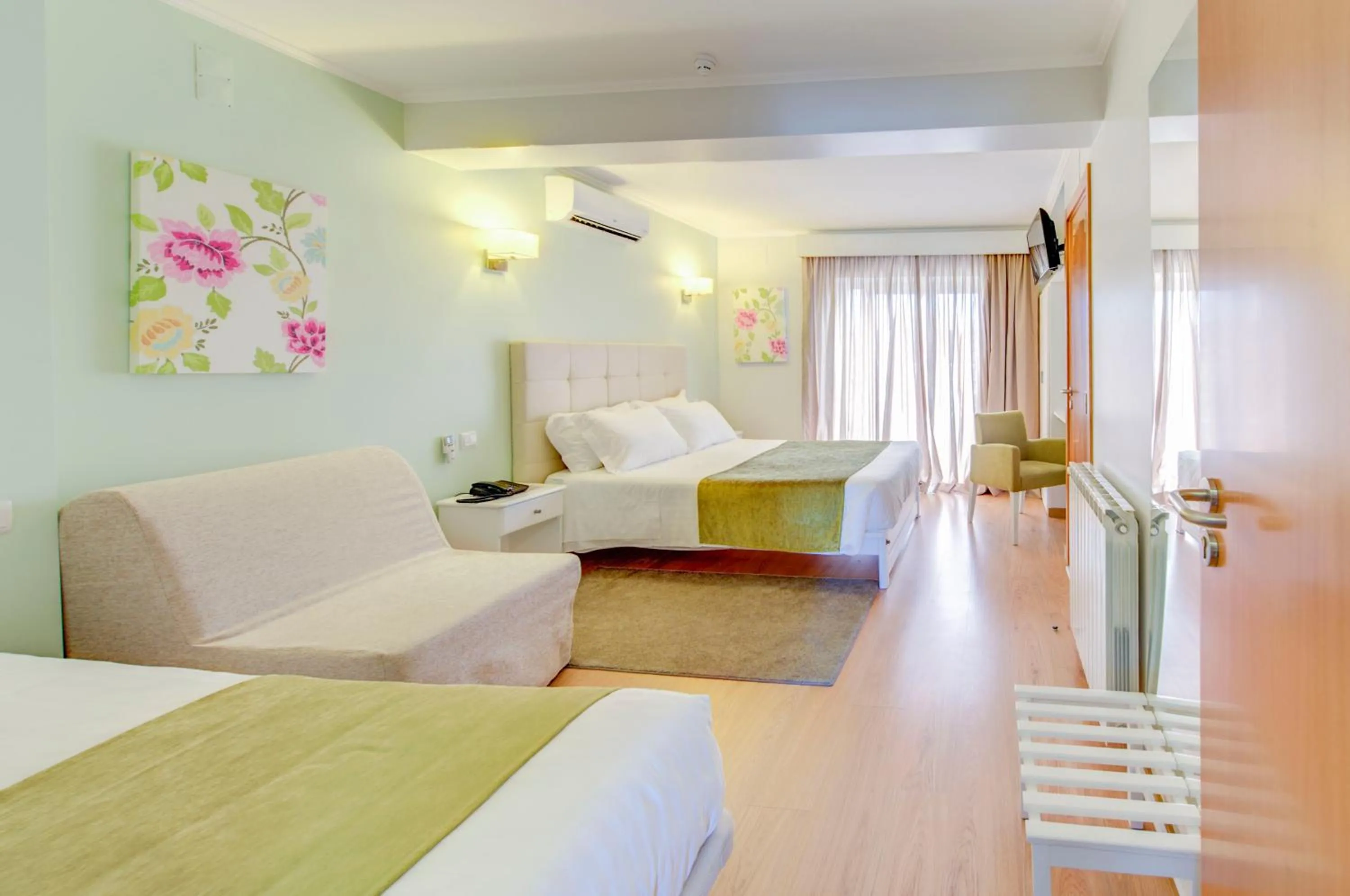 Bedroom, Bed in Hotel D. Dinis