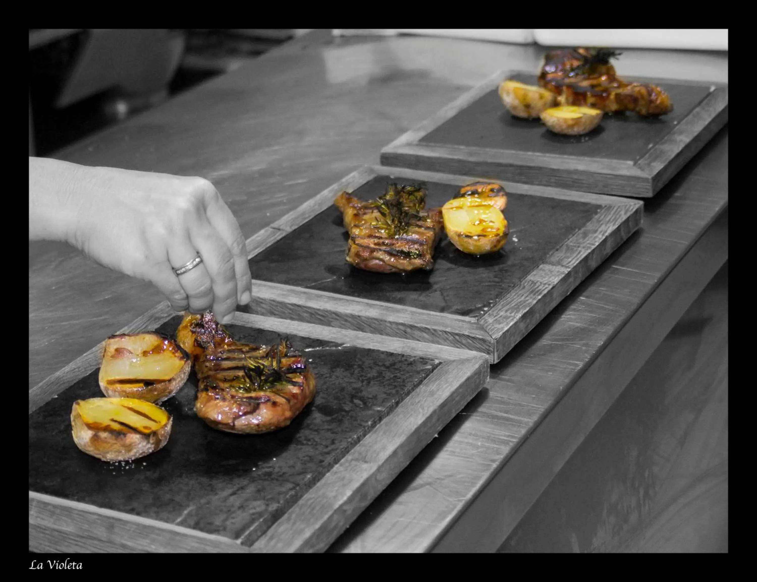 Food in La Violeta HOTEL SPA & CHILL OUT